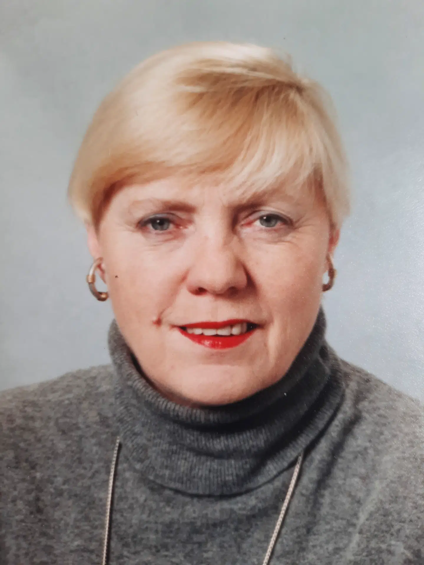 Gitte Westergaard er opvokset i Ebeltoft på Djursland. Hun blev oprindeligt døbt Birgitte Norring Andersen, giftede sig til Vestergaard, men tog mandens kunstnernavn Westergaard og har i mange år kaldt sig Gitte Westergaard.