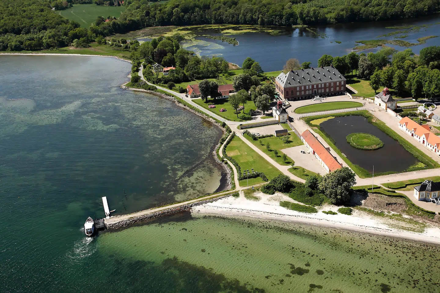 Valdemars Slot har i en lang årrække været plaget af underskud. Den nuværende gæld lyder på over 90 millioner kroner ifølge de seneste regnskaber fra Valdemars Slot Gods A/S. Arkivfoto: Finn Byrum/Ritzau Scanpix