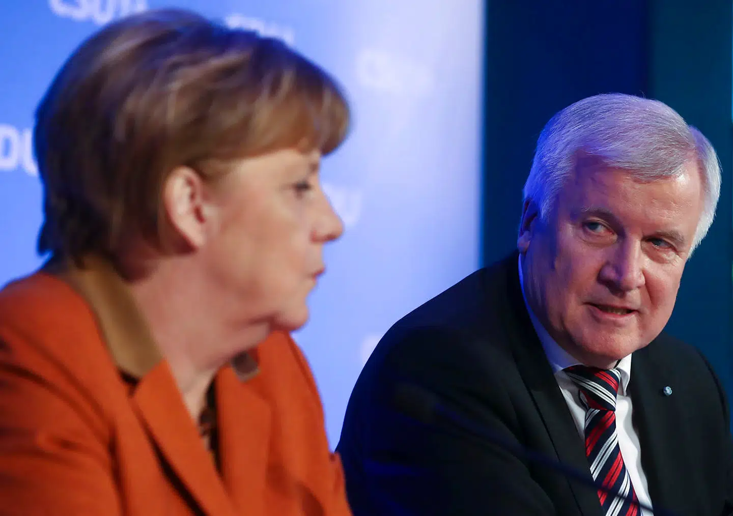 Kansler Angela Merkel sammen med indenrigsminister Horst Seehofer.