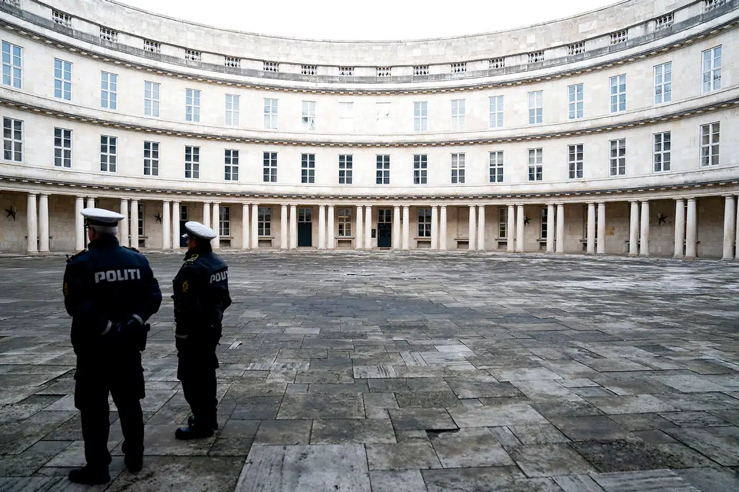 Politiet advarer om en mand, der ringer og forsøger at svindle borgere i København og Nordsjælland. Nummeret stemmer overens med Politigården i Københavns hovednummer.