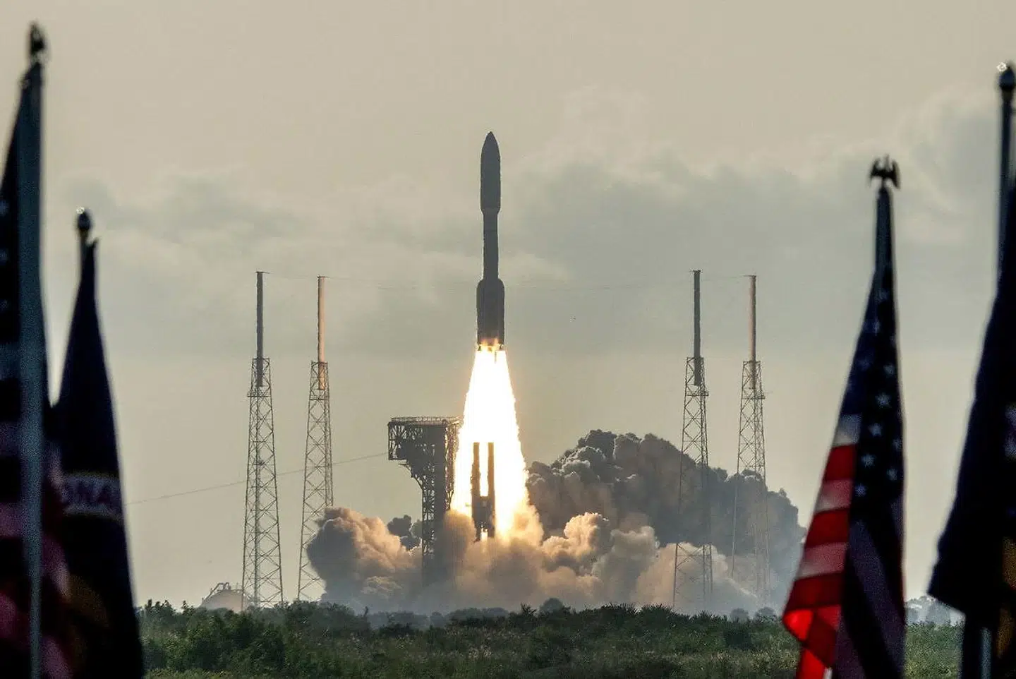 »NASA har desuden lovet, at der blandt de udvalgte, som efter planen lander på månen i 2024, vil være en af de kvindelige astronauter, men allerede inden det sker, er der flere i Artemis-teamet, der på forskellig vis har gjort sig bemærket som first movere,« skriver Karen Bro.