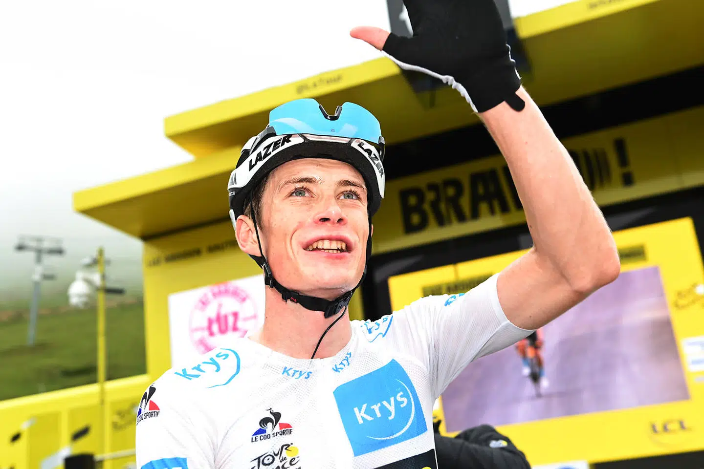 Jonas Vingegaard er overraskende brudt igennem i dette års Tour de France, hvor han ellers var udset som skytsengel for kaptajnen, Primoz Roglic, som var nødt til at udgå tidligt i dette års Tour. Jonas Vingegaard blev derefter sat i spidsen for deres hold, Jumbo-Visma, og har ind til videre overgået alle forventninger. Men revolutionen har det med at æde sine egne børn, skriver Lars B. Jørgensen i denne Tour-analyse.