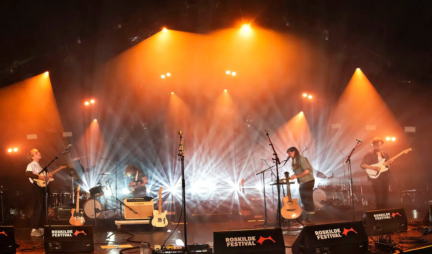 Bandet Reveal Party And Brimheim på Gloriascenen under Roskilde Festivals såkaldte Summer Days på festivalpladsen i Roskilde 4. juni. Roskilde Festival er aflyst for andet år i træk, og Summer Days er et erstatningstilbud med et langt mindre publikum.