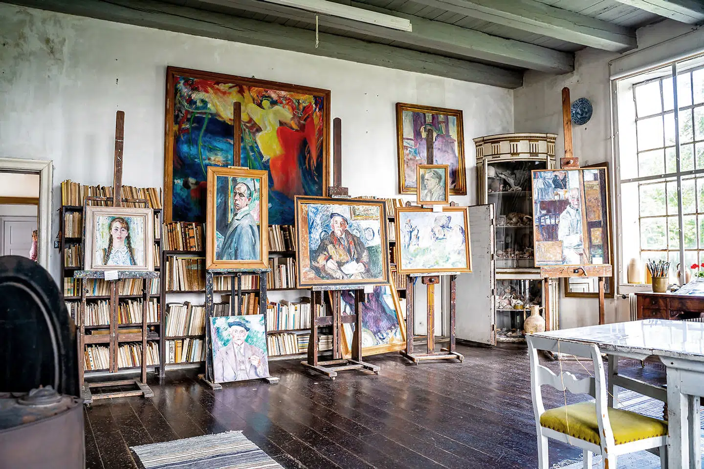 På Malergården i Odsherred kan de besøgende træde ind i en tidslomme i det hjem, der husede malerfamilien Swane i årene fra 1934 til 2011.