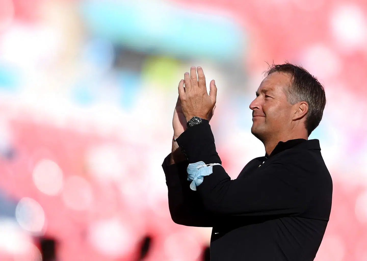 »Jeg skal på ingen måde nivellere mig med Kasper Hjulmand. Men jeg har i mit eget lederskab af især kreative medarbejdere dyrket princippet om, at man skal føle sig tryg for at turde fejle,« skriver Louise Stenbjerre, direktør og partner i To The Moon, Honey.