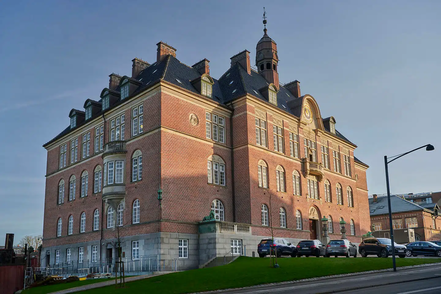 En måned efter at have afleveret et regnskab med millionoverskud i september 2020 begærede Mark Haugaard og Halfdan Harring selskabet bag webshops som MyPosture konkurs ved Skifteretten i Aarhus. Nu advarer Trustpilot mod vennernes forretninger efter fund af fabrikerede anmeldelser. Arkivfoto: Morten Rasmussen/Ritzau Scanpix