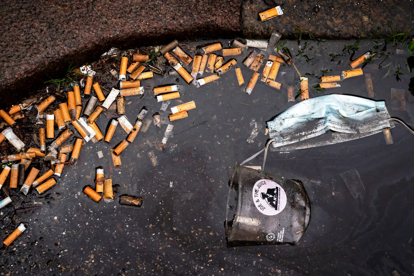 Cigaretskod udgør 86 ud af 100 »skraldegenstande« i København, oplyser kommunen. Trods kampagner og initiativer falder mængden af skod ikke.