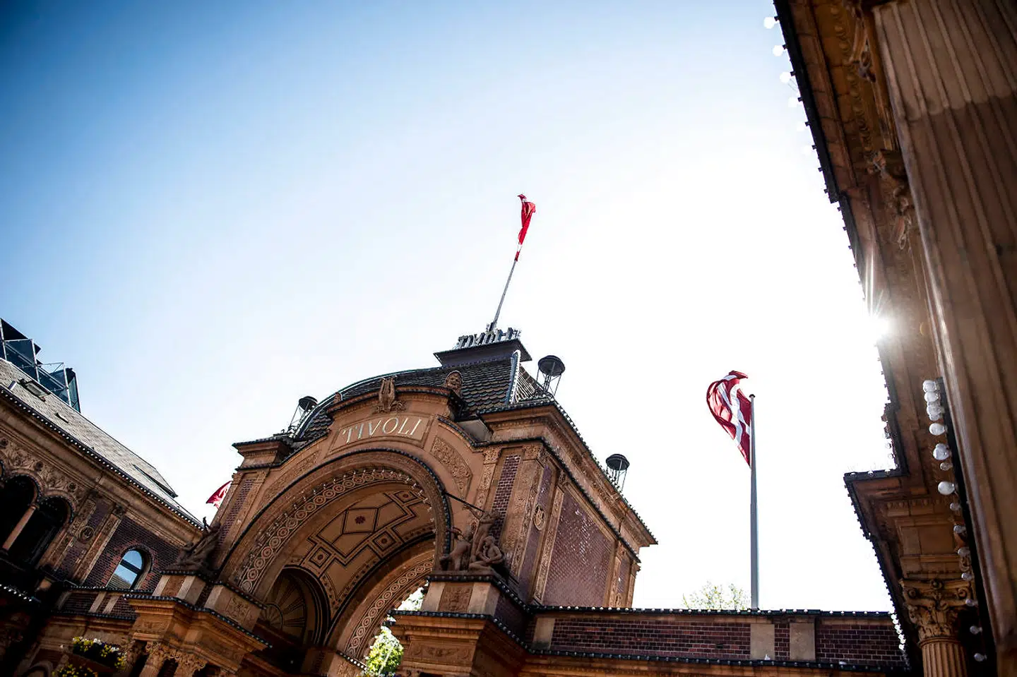 Ved hovedindgangen til Georg Carstensens gamle forlystelseshave åbner LEGO inden længe en stor butik.