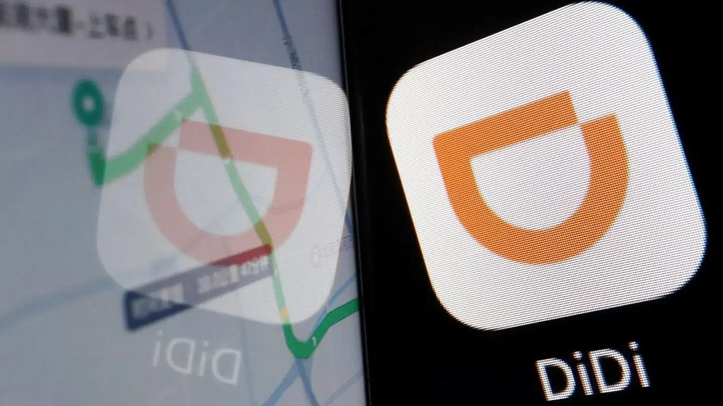 Den kinesiske kørselstjeneste Didi er blevet fjernet fra appbutikker til mobiltelefoner efter myndighedernes indgriben.