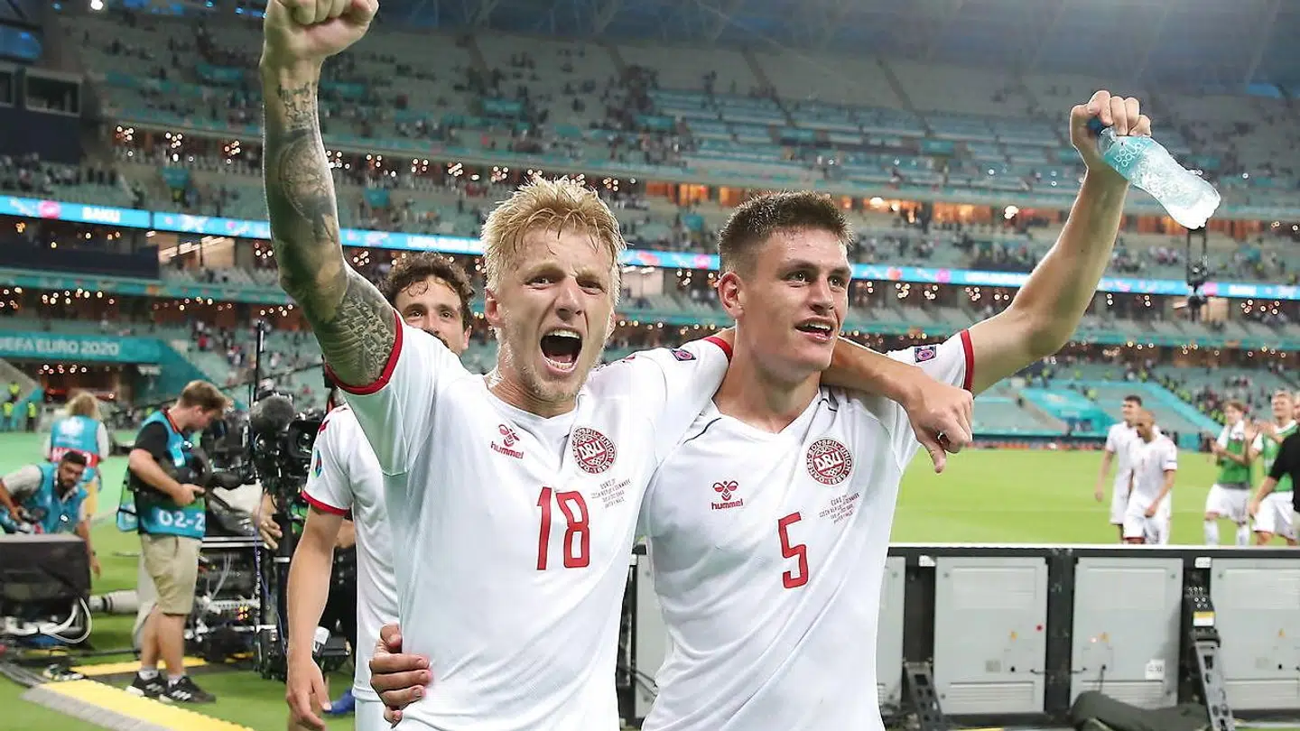 Daniel Wass (tv.) og Joakim Mæhle efter kampen.