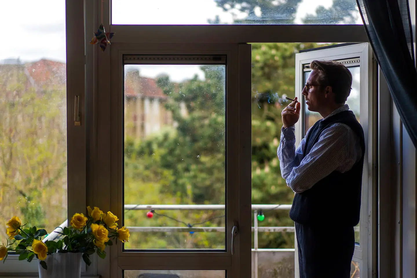 Forfatter Thomas Korsgaard, afslutter trilogien om sig selv, sin opvækst og sin rastløshed med bogen »Man skulle nok have været der«.