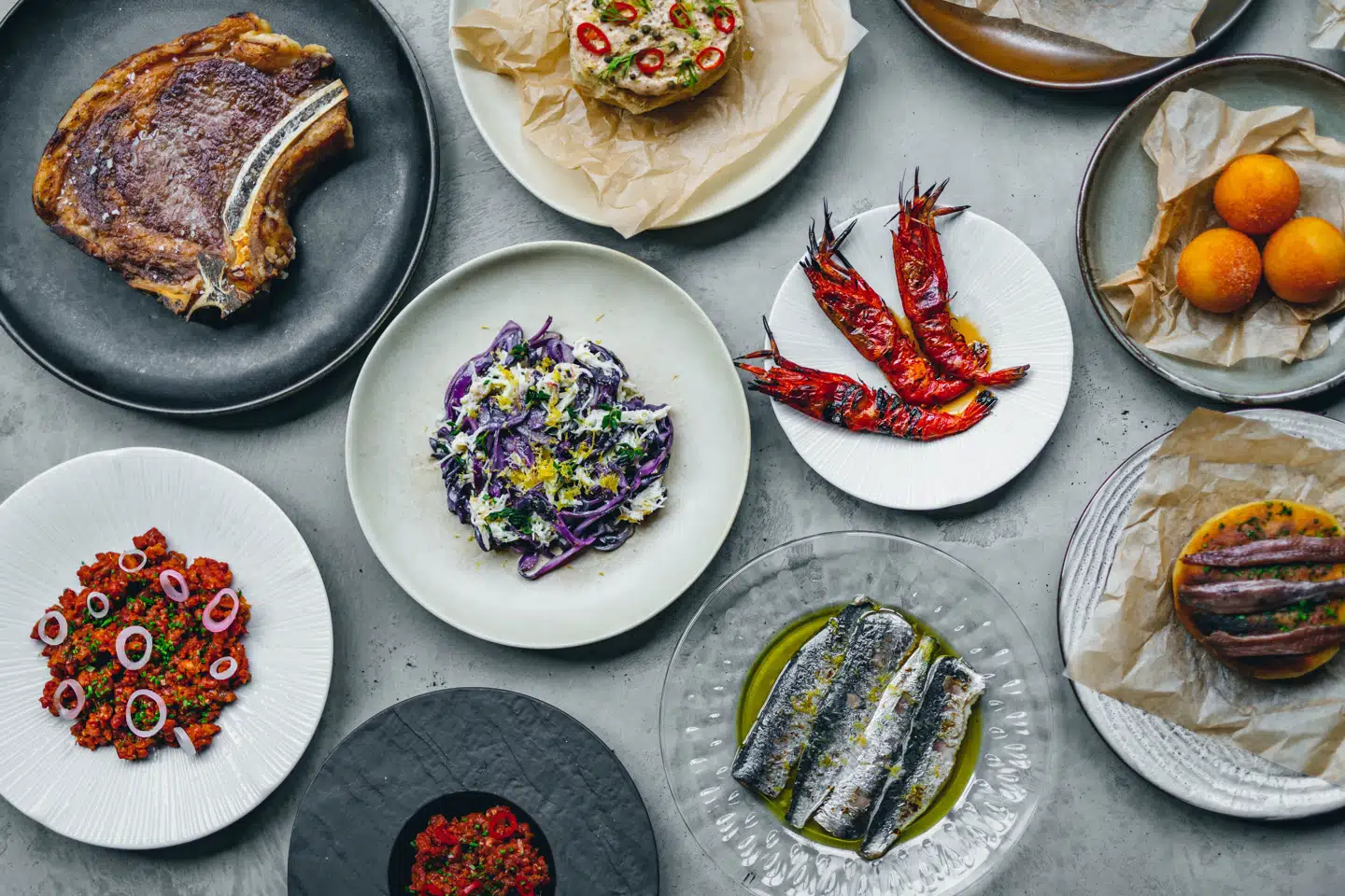 Fokus ligger ifølge Marcus Thomey på flotte tilberedninger og velafbalancerede smage fra det franske og spanske køkken.