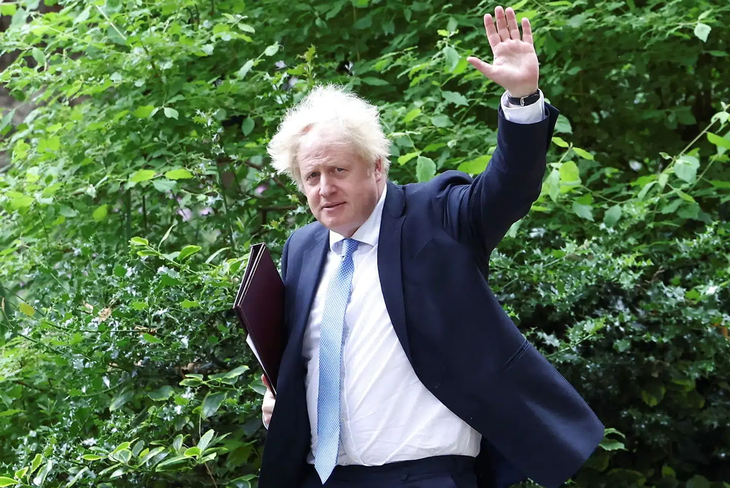 Storbritanniens premierminister Boris Johnson vil fjerne de sidste coronarestriktioner i landet den 19. juli – datoen, som er blevet døbt »frihedsdagen«. Imens lukker stadig flere lande for indrejsende fra Storbritannien i frygt for den særligt smittende deltavariant.