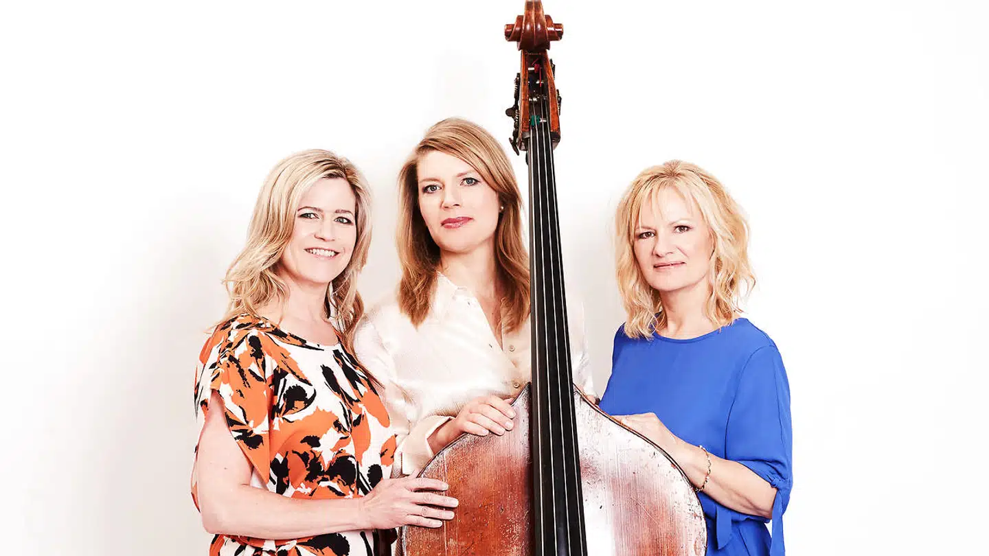 Blonde Bass: Kristin Korb – Ida Hvid – Helle Marstrand.