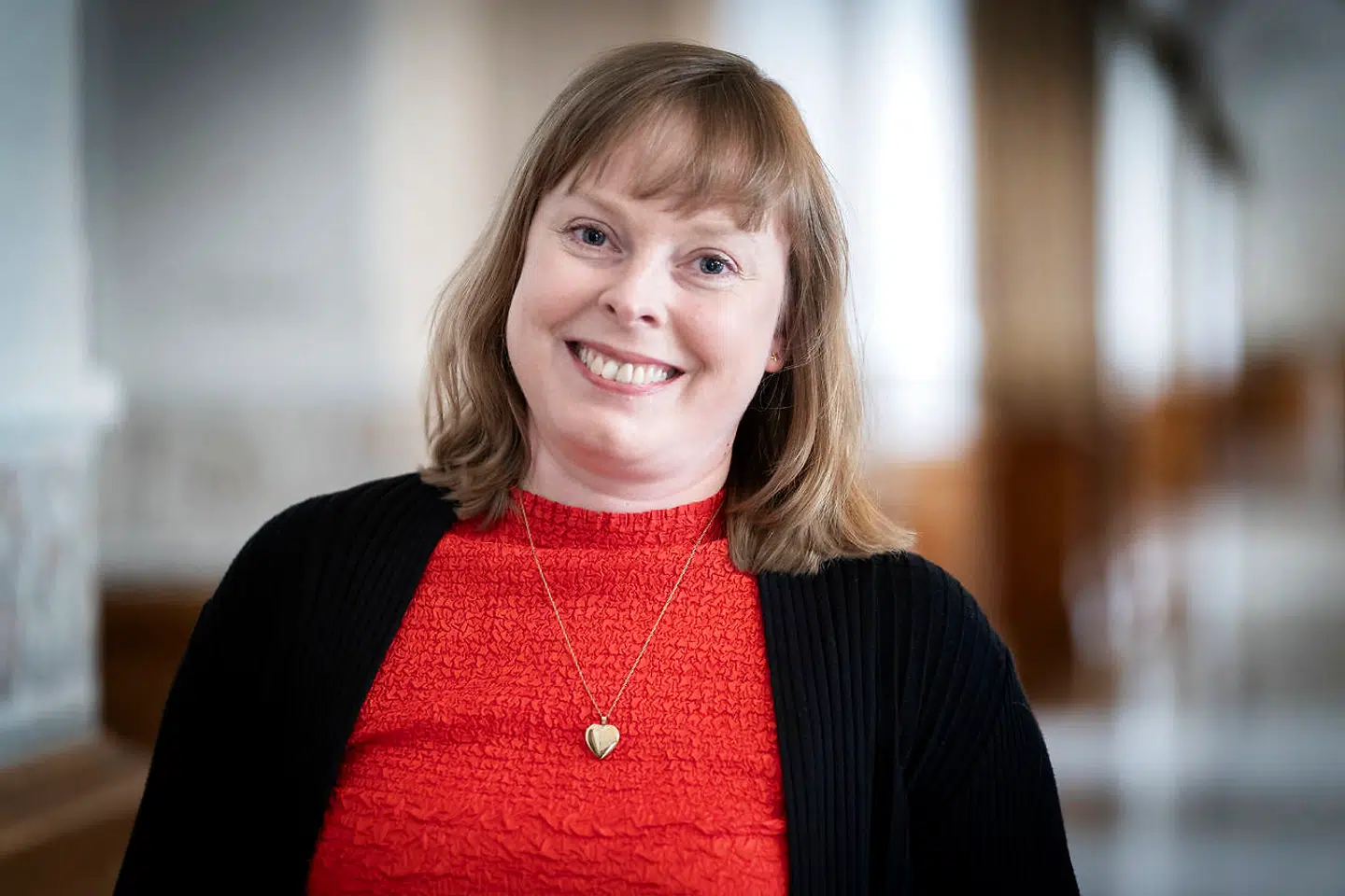 »I kender mig. Og jeg synes ikke, det er fair, hvis I begynder at beskylde mig for smagsdommeri og cherrypicking. Det har på ingen måde været min tilgang. Jeg er bare til gengæld blevet kritiseret af rigtig mange mennesker, især oppositionen, for aldrig at melde ud og aldrig blande mig i den offentlige debat,« sagde Joy Mogensen, da hun blev kaldt i samråd i september, efter hun ville give Jazzhuset Montmartre en håndsrækning.