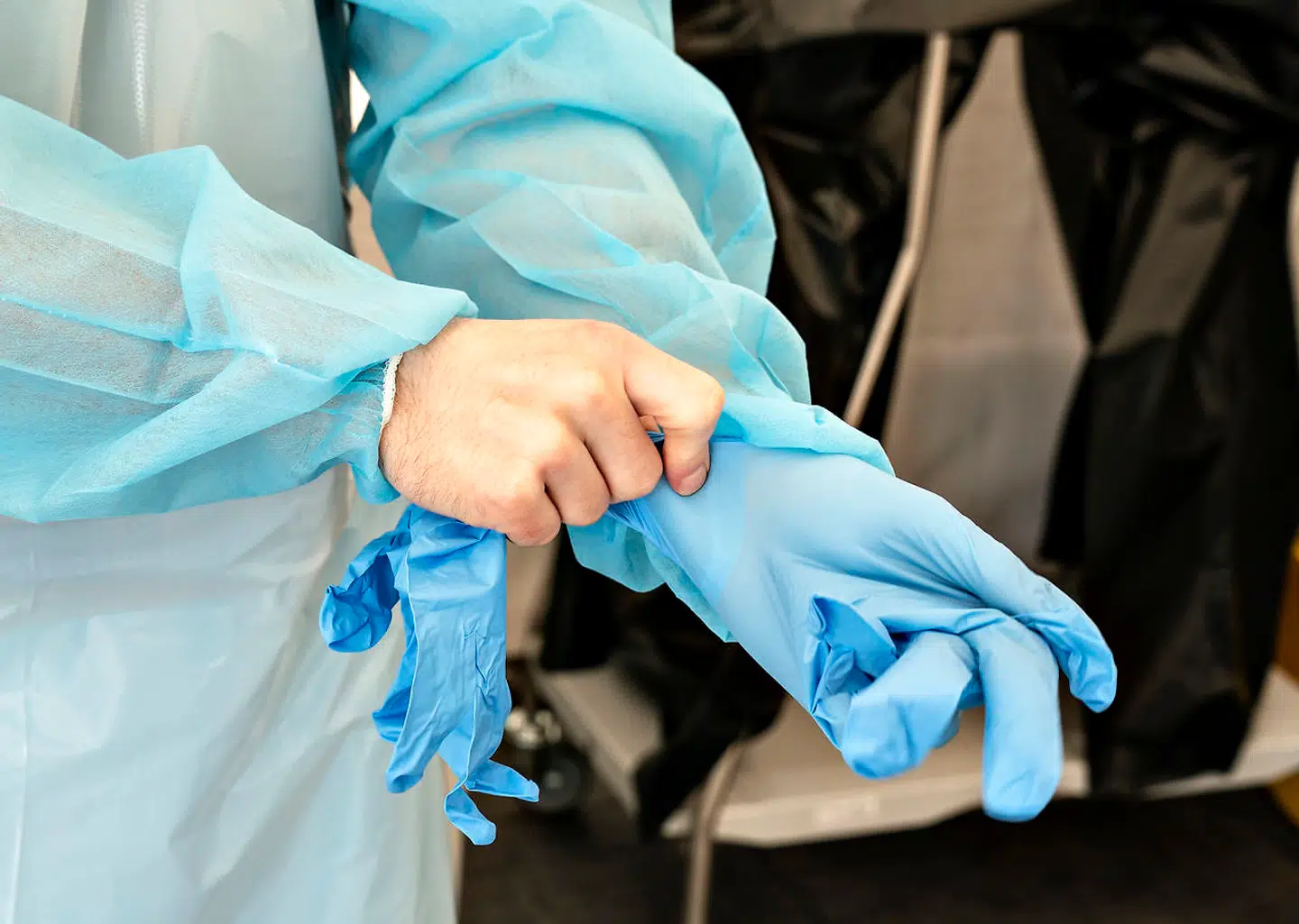 Ifølge en analyse fra Dansk Industri bliver over halvdelen af arealerne på landets hospitaler rengjort af eget personale uden konkurrence fra private aktører.