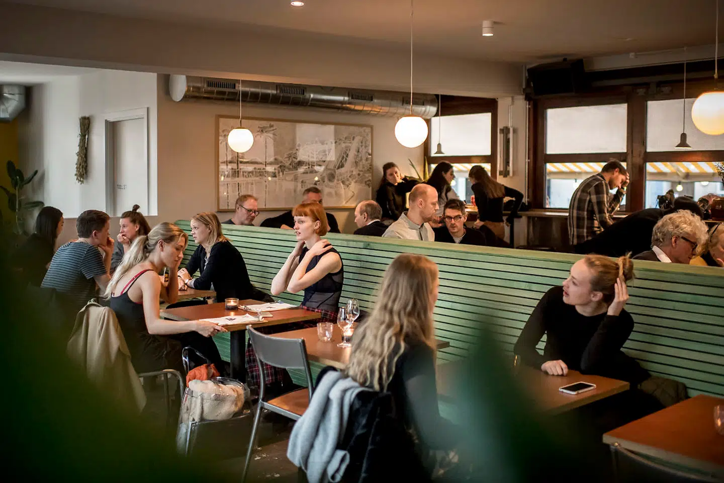 I en ny Kantar Gallup-undersøgelse for Berlingske svarer mere end hver fjerde (27 procent) at de er overvejende enige i påstanden om, at »de unge er nogle skrøbelige vatnisser«, mens lidt flere (29 procent) er overvejende uenige. 12 procent er enige og 22 procent svarer »ved ikke.«