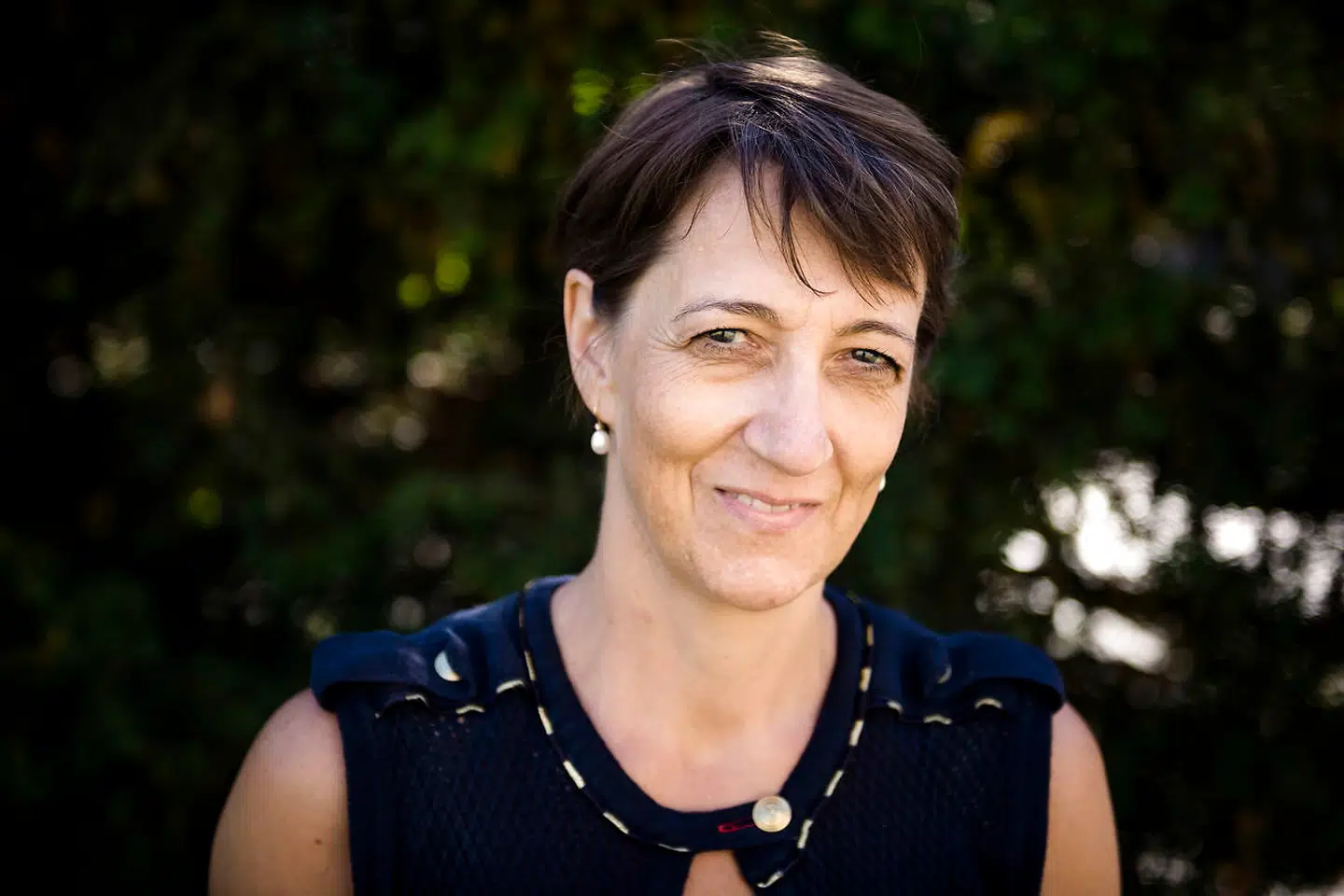 Anne Marie Pahuus, lektor i filosofi og prodekan på Aarhus Universitet, genkender et billede af, at nogle unge kan være mere sårbare og mindre robuste end den ældre generation.