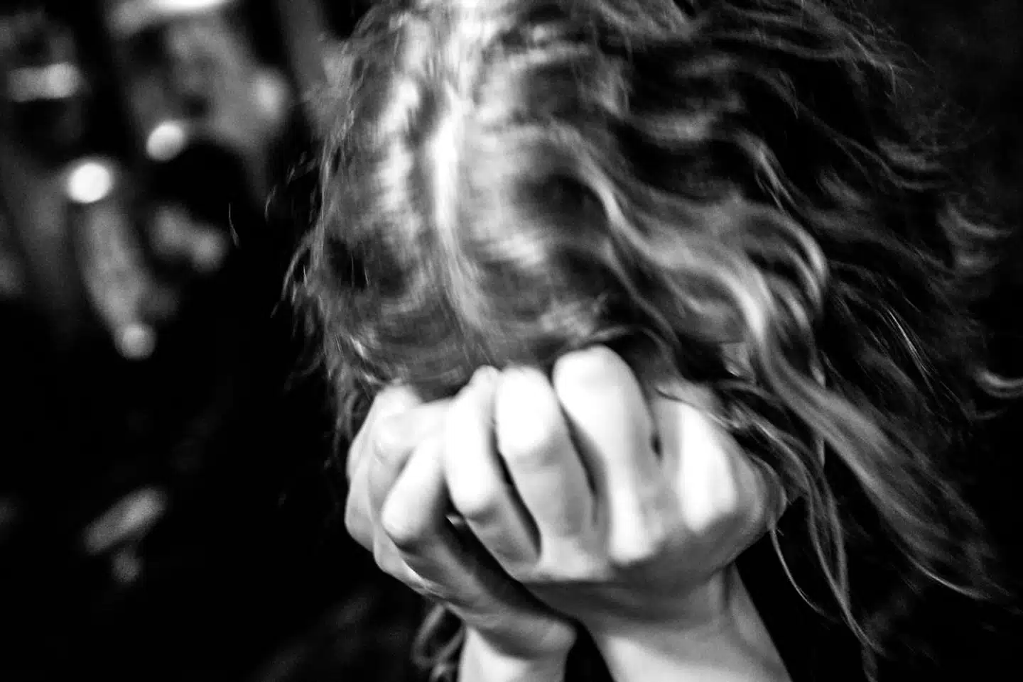 Omkring 38.000 kvinder og 19.000 mænd udsættes årligt for fysisk vold i Danmark. Man kan forebygge mange fremtidige voldshændelser ved også at behandle voldsudøverne, mener Jesper Rønn-Simonsen..