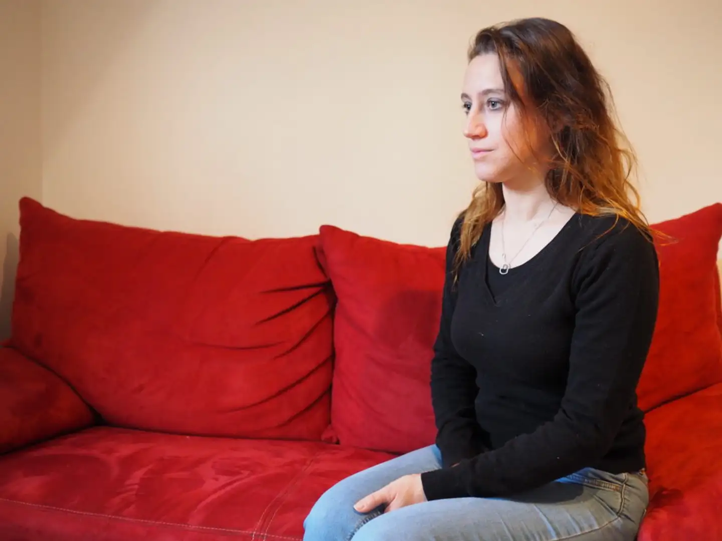 Hun var kun 12 år, da hendes stedfar voldtog hende, og som 17-årig gjorde han hende gravid. Derefter holdt han hende som slave i 18 år, og til sidst fik Valérie Bacot nok.
