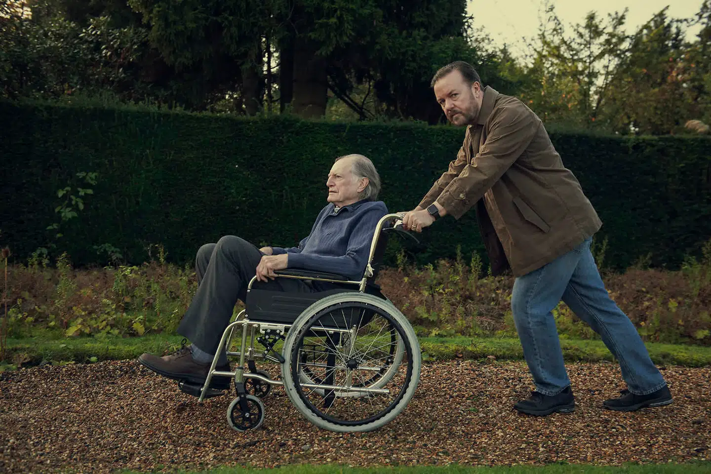 Netflixs »After Life« var en af de meget roste britiske serier. I fremtiden kan det være, at vi får adgang til lidt færre ...
