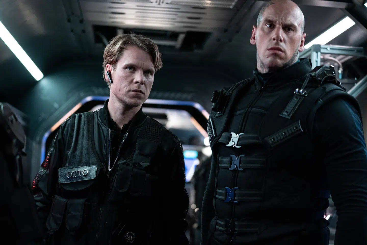 Danske Thue Ersted Rasmussen gør det fint som den øretæveindbydende rigmandssøn og superskurk Otto.