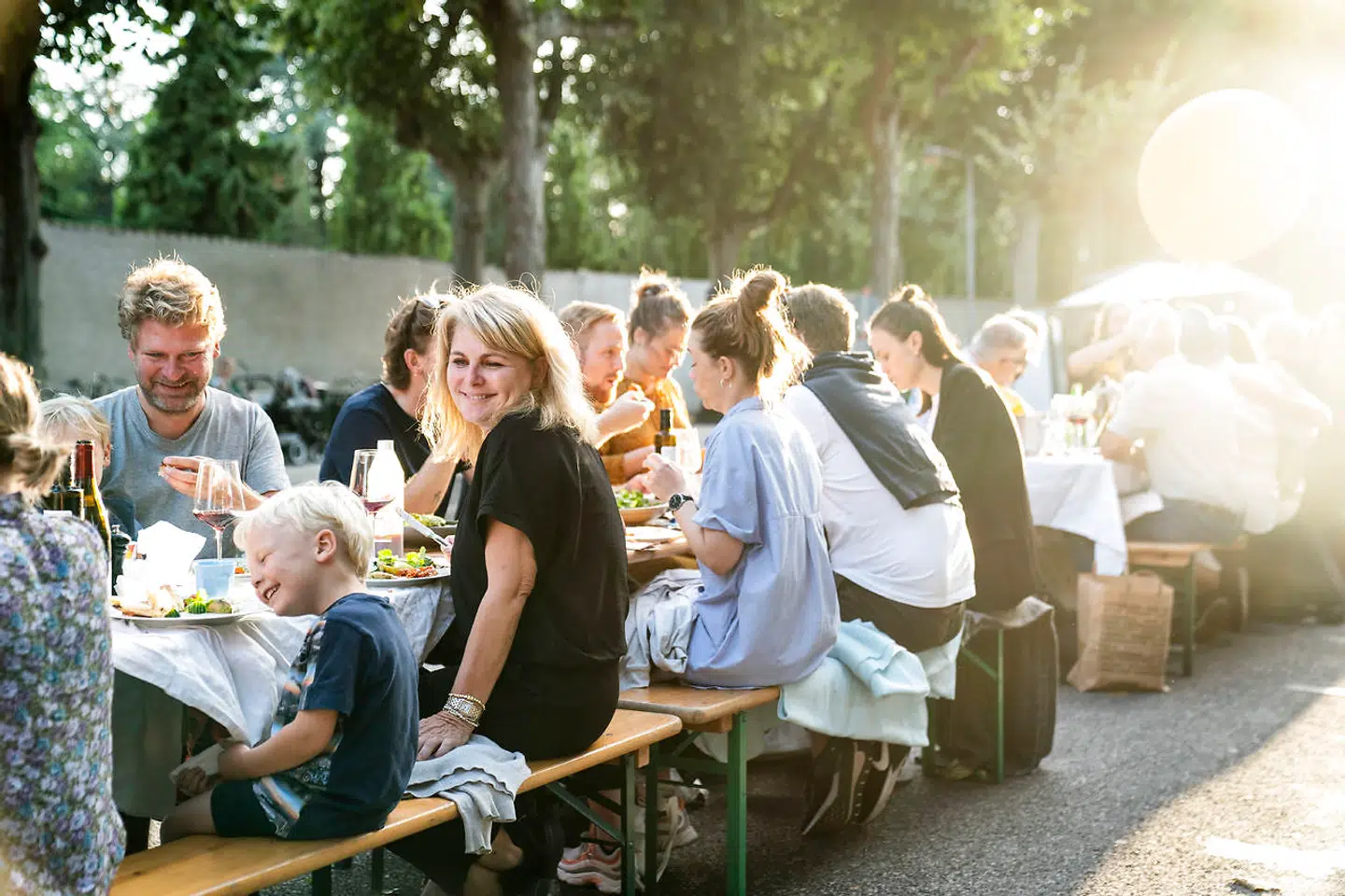 Der bliver dækket op til langbordsmiddage flere steder i København og på Frederiksberg, og det er populært i år, fortæller festivalleder Stine Lolk.