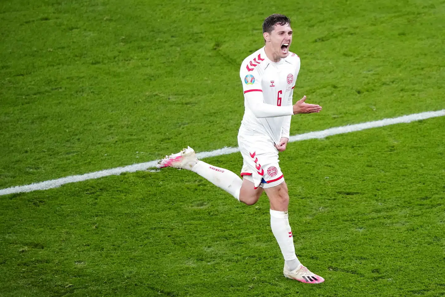 Andreas Christensen scorede sit andet landskampsmål og fortsætter sin succes, efter han for få uger siden vandt Champions League med sin klub, Chelsea.