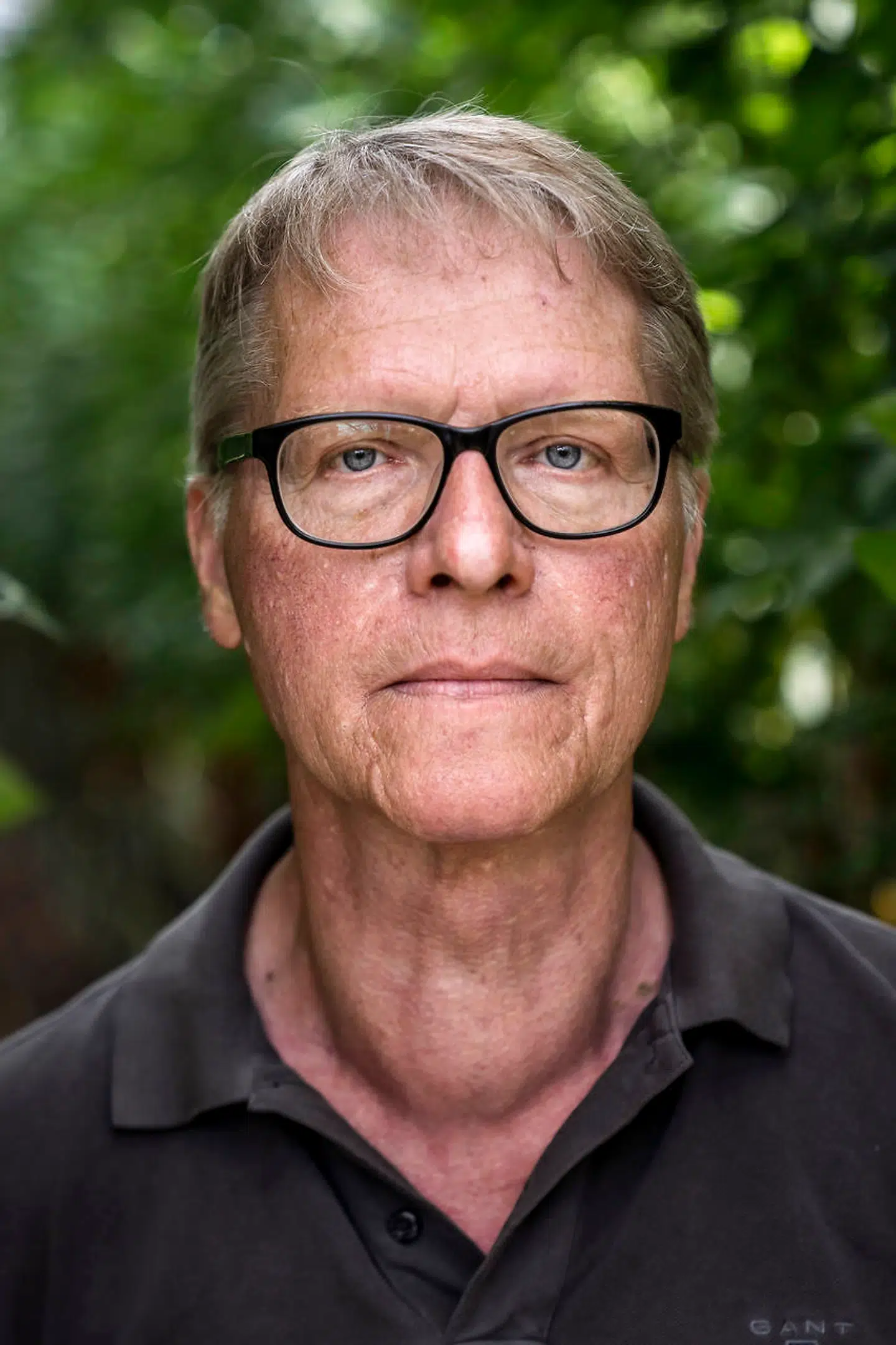 Klaus Søgård ejer det økologiske gartneri Markhaven. Det har været et økologiske gartneri siden 1983. Han er knap så bekymret for fremtiden som sine kolleger. De senere år er økonomien blevet bedre, fordi danskerne i stigende grad vælger økologiske tomater. Og klimaspørgsmålet? Det skal bare løses.