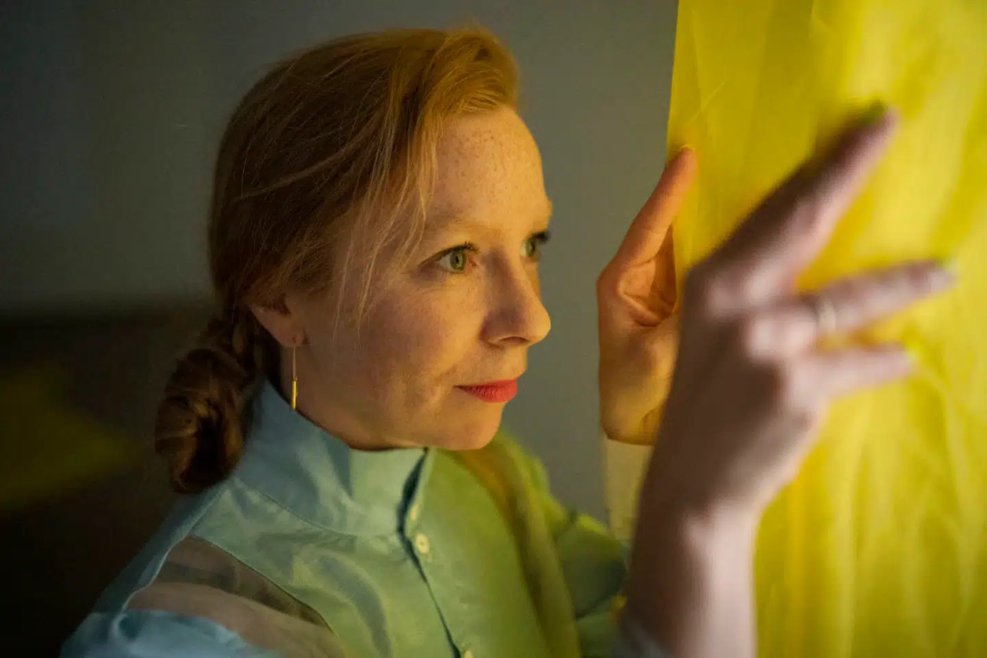 Lea Porsager har »et intenst« liv, fortæller hun. Nu er hun aktuel med en udstilling på Kunsthal Charlottenborg.