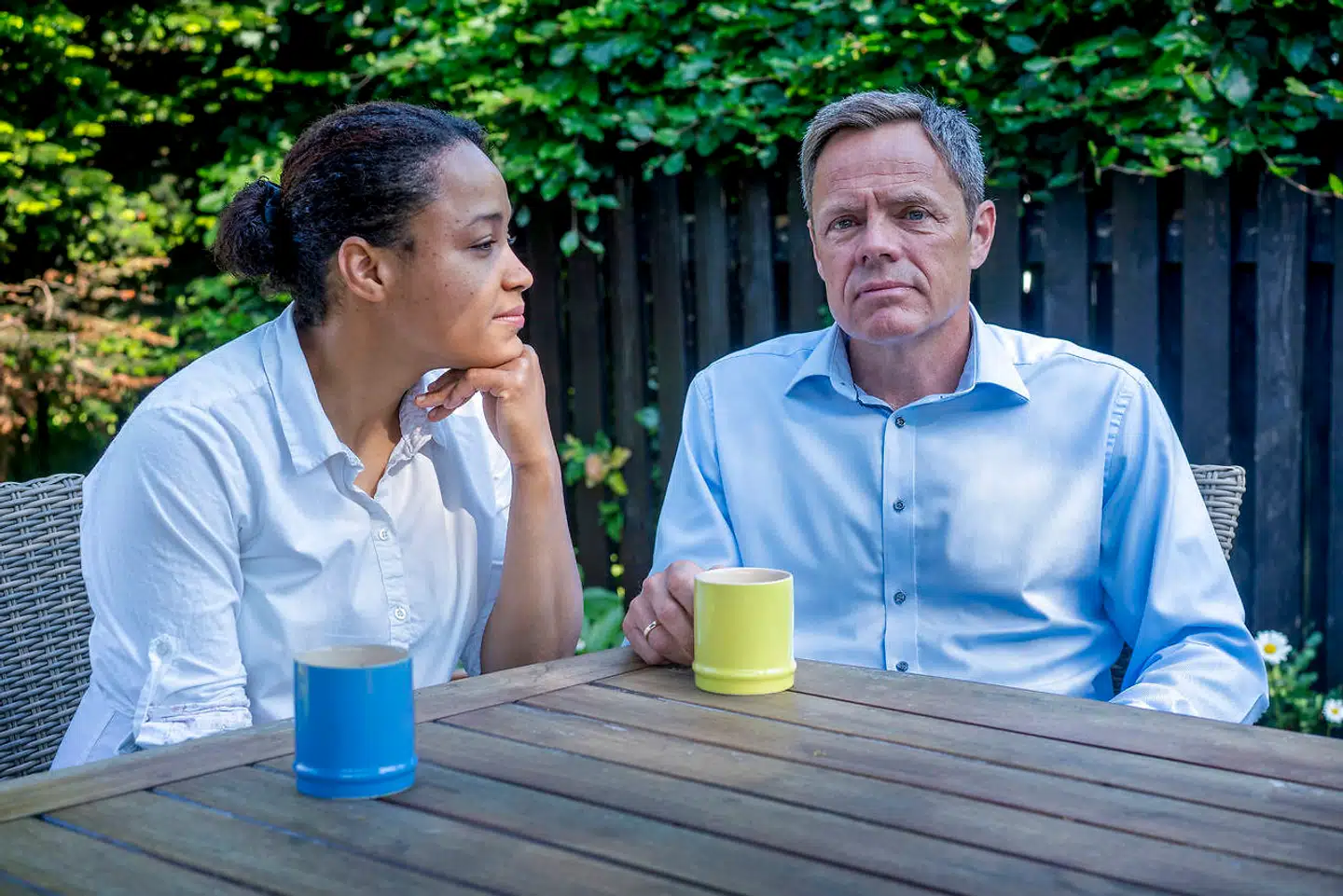 Lujani og Morten Baggesen vil gerne have lov til at downloade beskyttelsessoftware på deres tiårige datters skoletablet. Det har Ballerup Kommune blankt afvist.