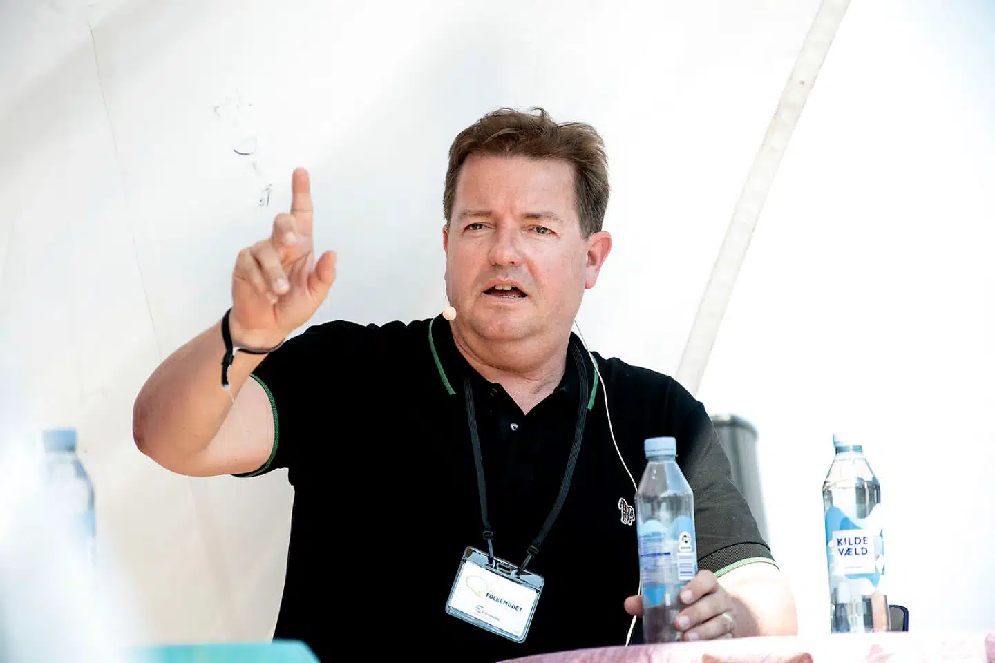 Den nyslåede kristendemokrat Jens Rohde havnede flere gange i infight med både Pia Kjærsgaard (DF) og Marcus Knuth (K) under en intens debat om udlændingepolitik. Undervejs sagde Kjærsgaard spydigt til Rohde: »Jamen, du er lidt ude i tovene, og det er derfor, du benytter sådan nogle tricks.«