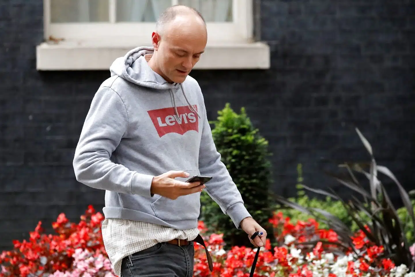 Dominic Cummings fortsætter med at offentliggøre beskeder og referater fra sin tid i Downing Street 10. Det er dårligt nyt for Boris Johnson.
