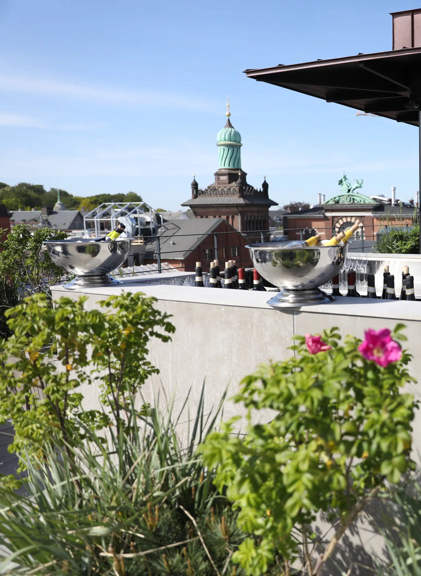 Tagterrassen på Hotel Ottilia er åben for alle. Her er en god mulighed for at få et overblik over ikke bare Carlsberg Byen, men hele København.