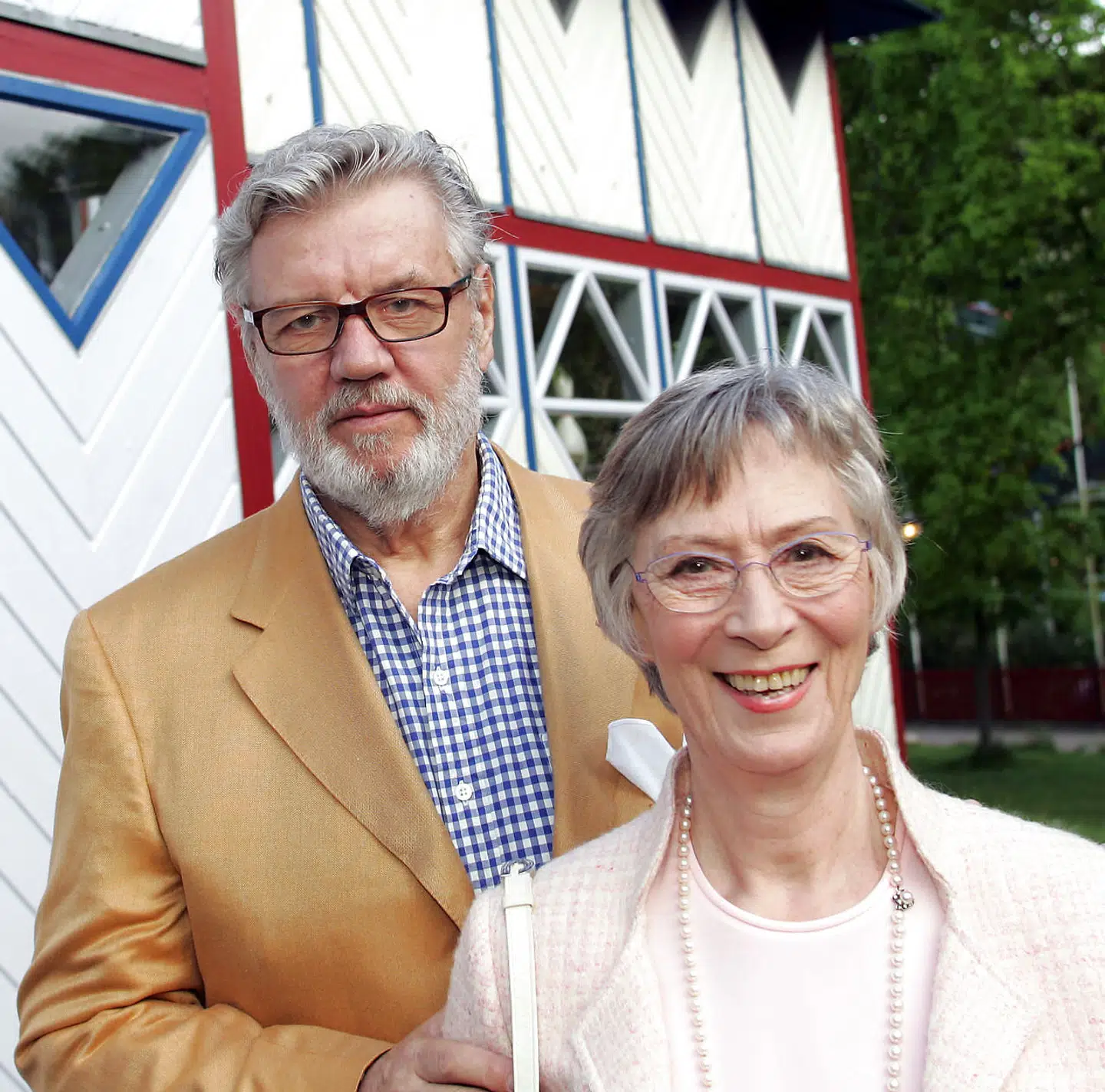 Med ægtemanden Morten Grunwald havde Lily Weiding et berigende hjemmeliv og et lykkeligt arbejdsfællesskab på teatret. I begyndelsen tvivlede hun på relationen, fordi han var 10 år yngre end hende.