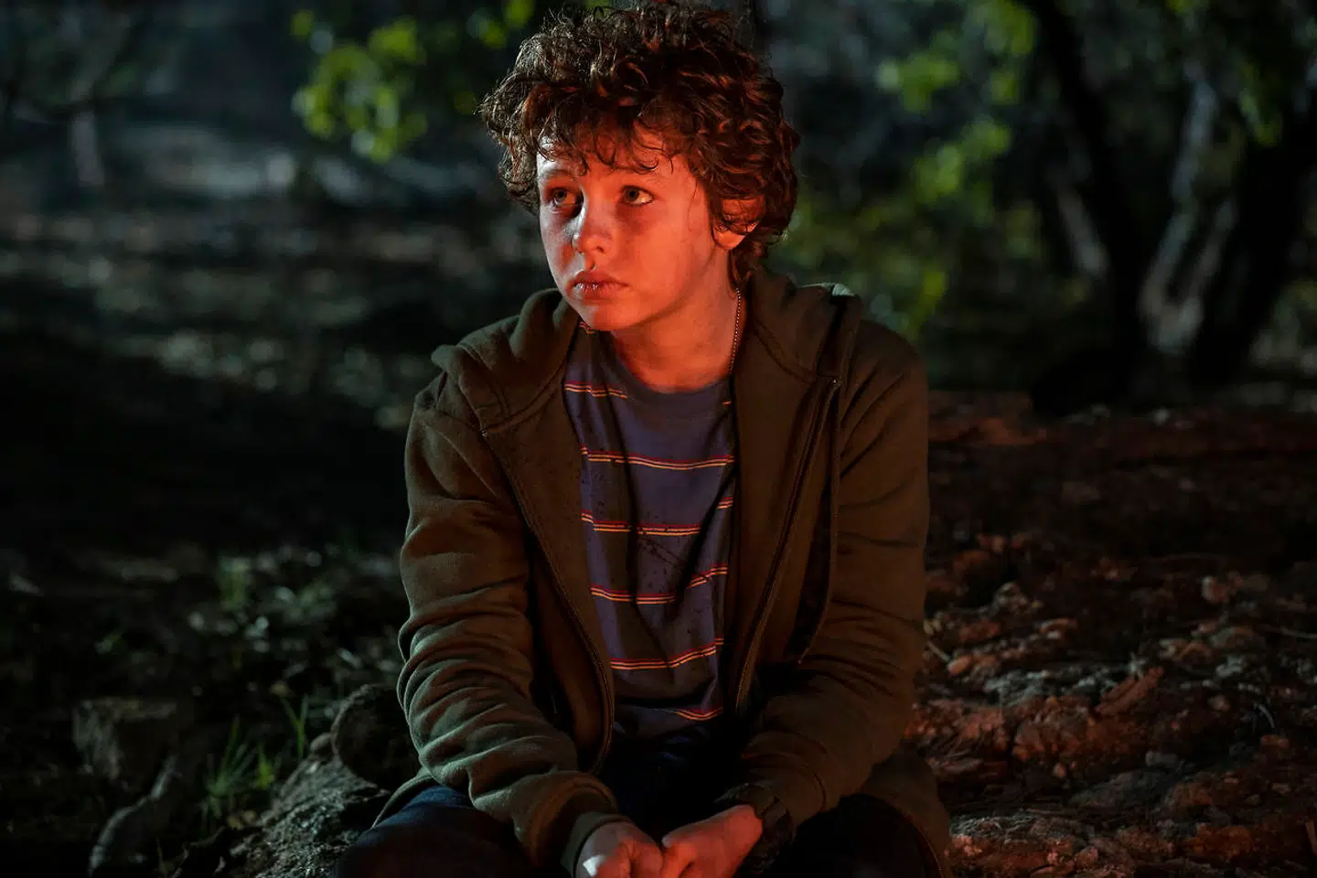 15-årige Finn Little spiller den unge dreng, der er på spanden i »Those Who Wish Me Dead«, der er en lidt usammenhængende actionfilm med en kvindelige helt.