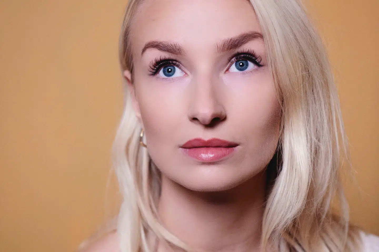 Cecilie Lange er radiovært på Radio Louds debatprogram Touché. Torsdag hørte hun Dansk Folkepartis Morten Messerschmidt (DF) bringe hendes sygdomsforløb op under et åbent samråd i Folketingets Kulturudvalg.