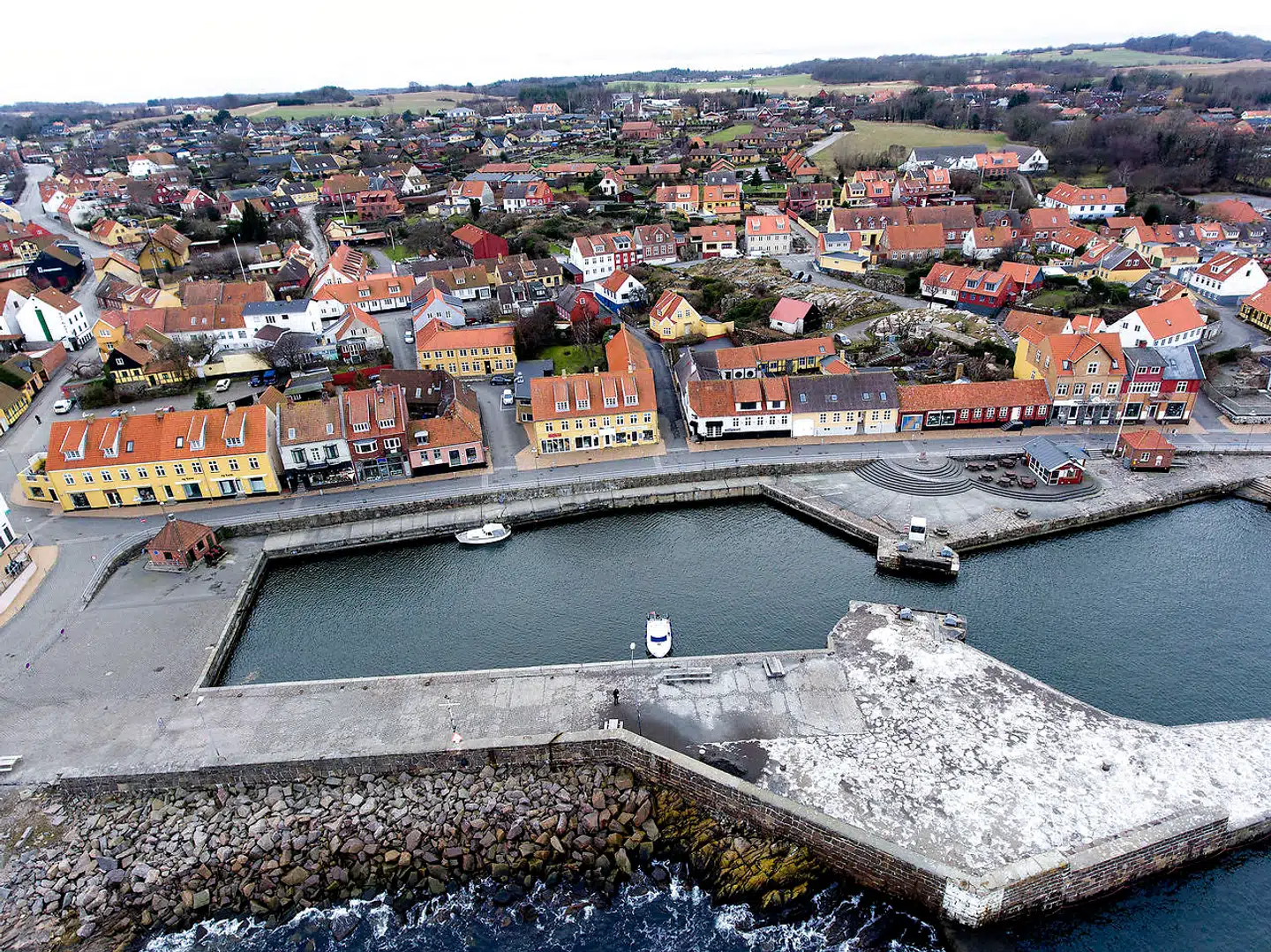 Et politisk flertal i Bornholms Regionskommune har anmodet otte andre kommuner i Region Hovedstaden om delvist eller helt at overtage deres flygtningekvoter for 2022. Arkivfoto: Nils Meilvang/Ritzau Scanpix
