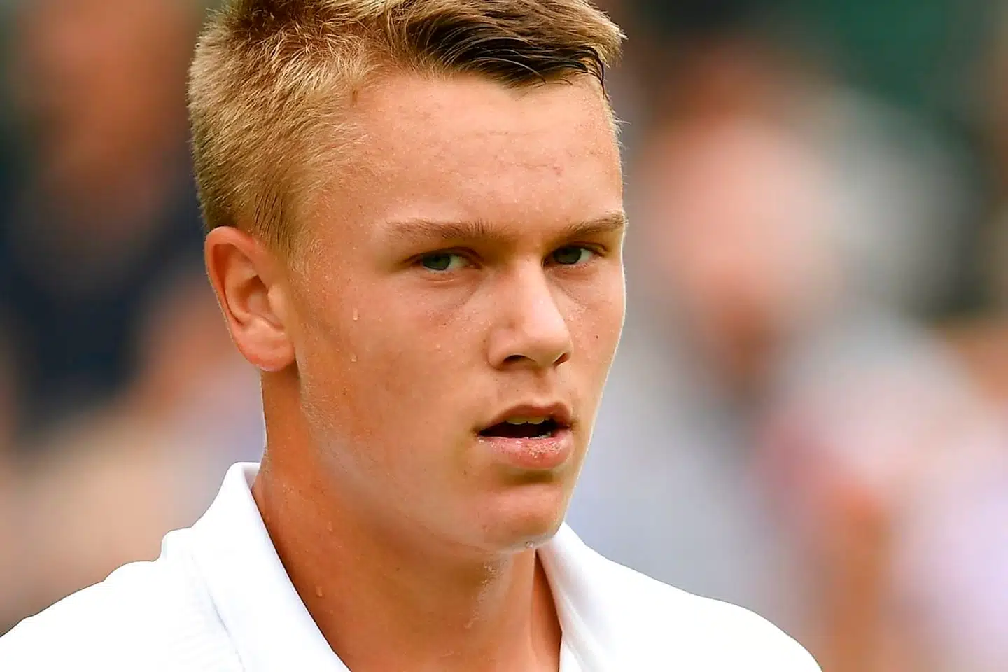 Lige nu er ved at blive undersøgt, om tennisspilleren Holger Rune skal mødes med sanktioner efter homofobisk udbrud. Men sagen er langt større end ham, lyder det nu.