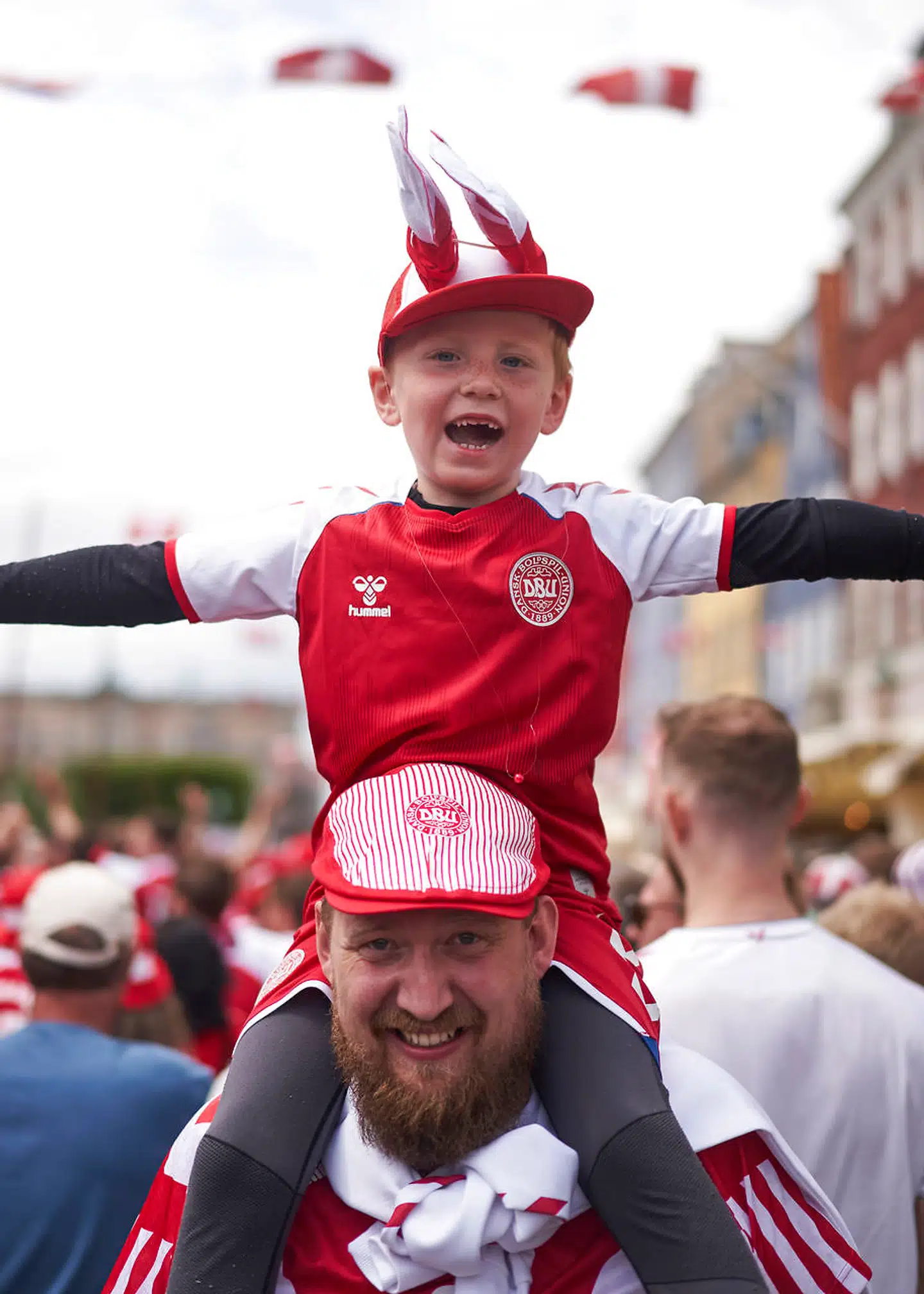 Theodor Ahle Vyrtz på seks år, er ikke i tvivl om, hvem der vinder fodbold-EM.