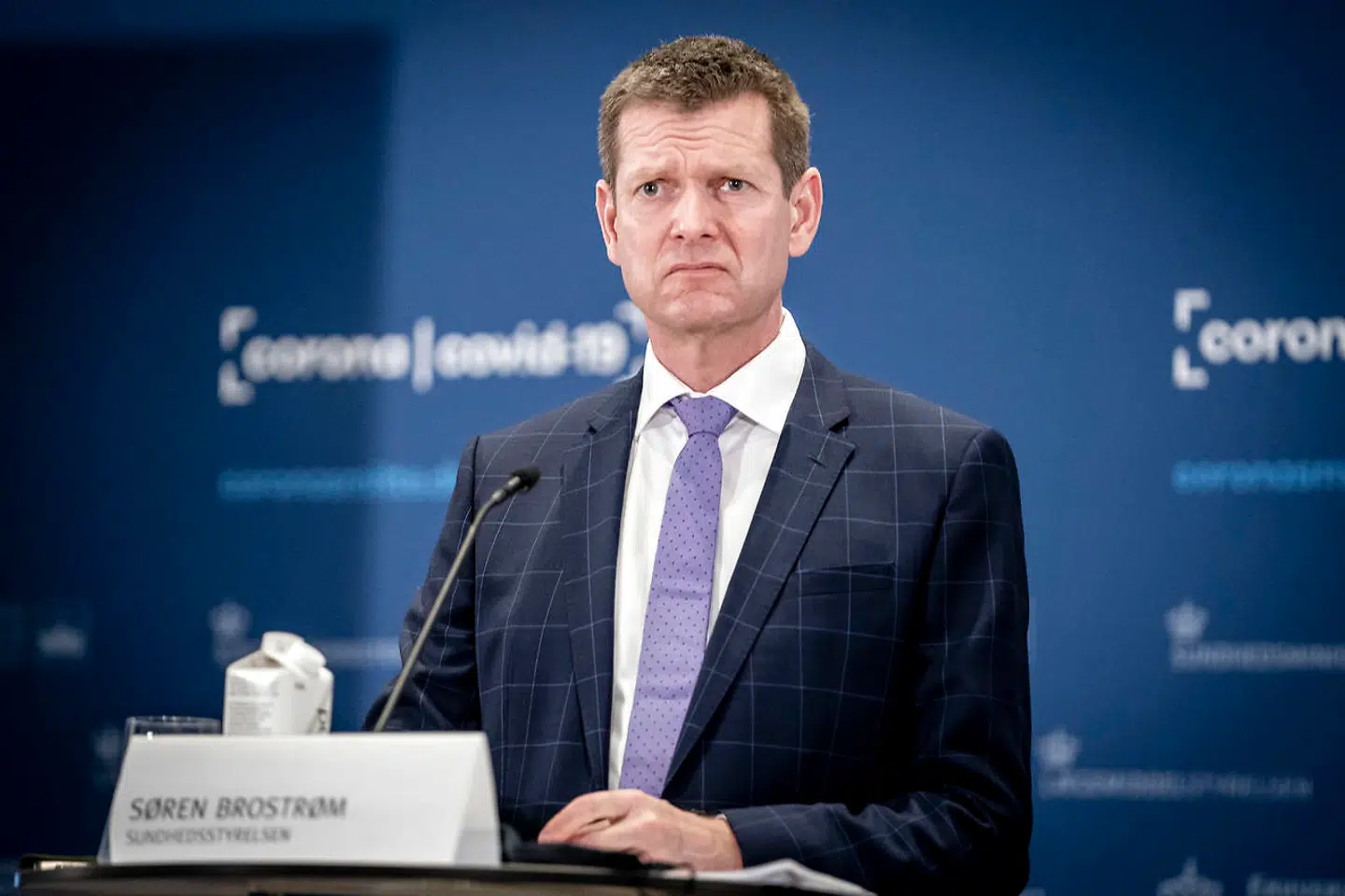 »Selvom Sundhedsstyrelsen er en faglig styrelse, som skal betjene minister og regering, skal det være tydeligt for os borgere, hvor grænsen mellem faglighed og politik går,« skriver Ida Donkin, Jørgen Grønnegård Christensen, Jens Lundgren og Lars Østergaard.