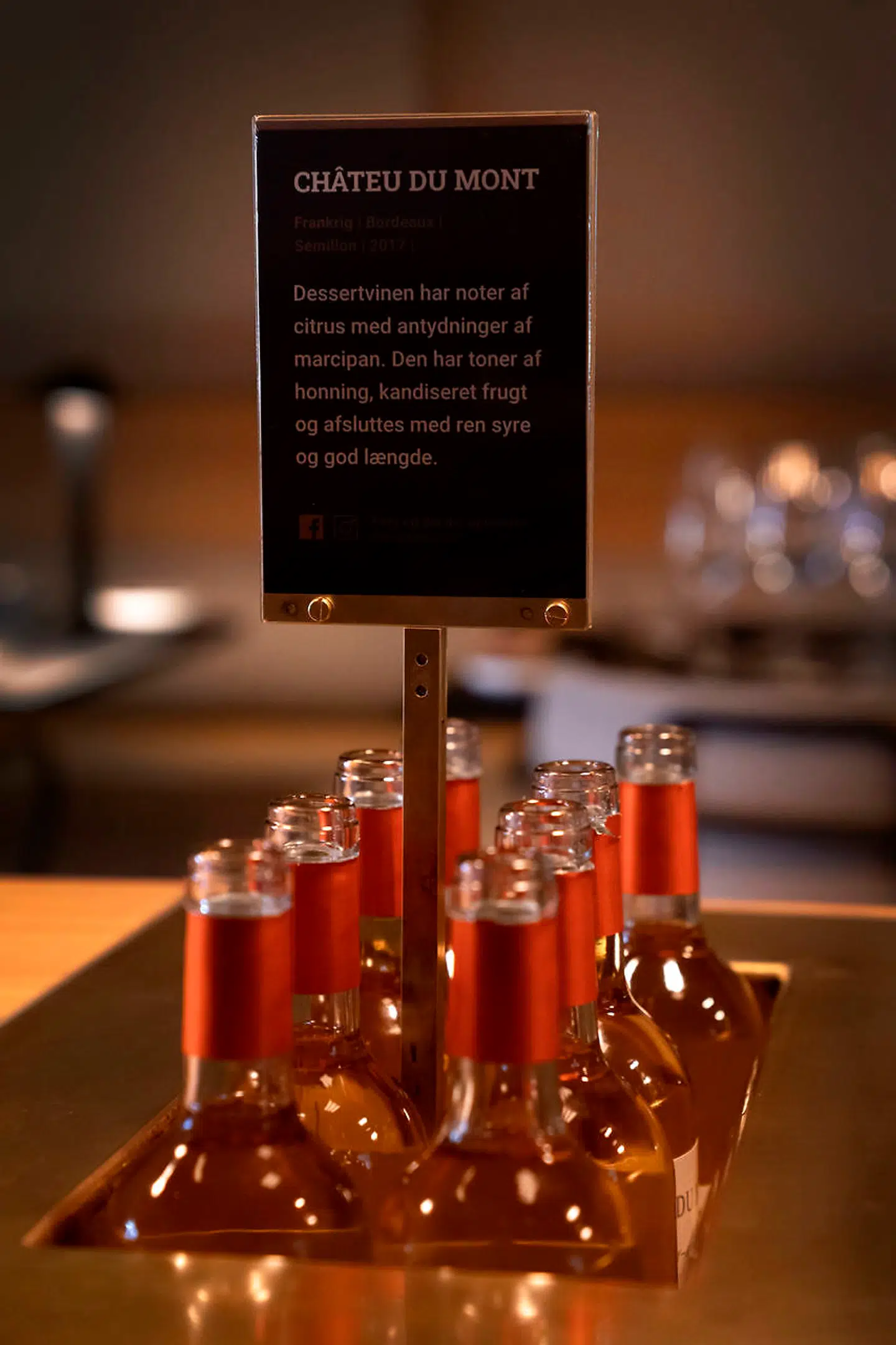 På restaurant Det Glade Vanvid er der fri bar, men udvalget imponerer ikke.