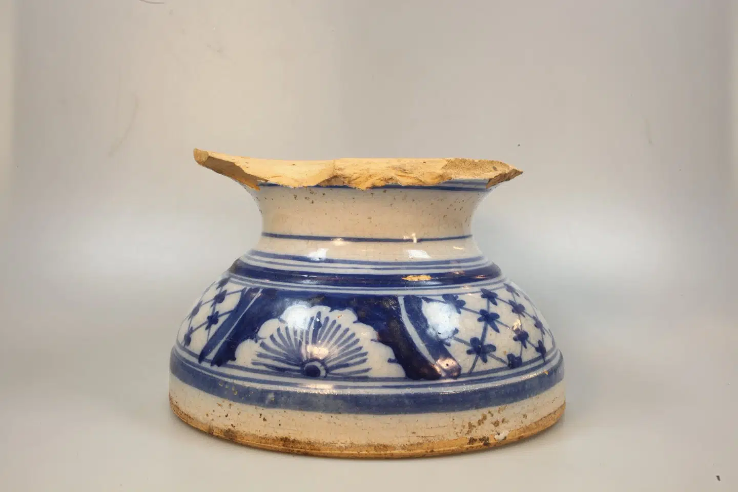 Det kom som en overraskelse for arkæologerne, at der var keramik fra 1100-tallet i jorden under hotellet. Før har man troet, at der var mark i området før 1300-tallet.