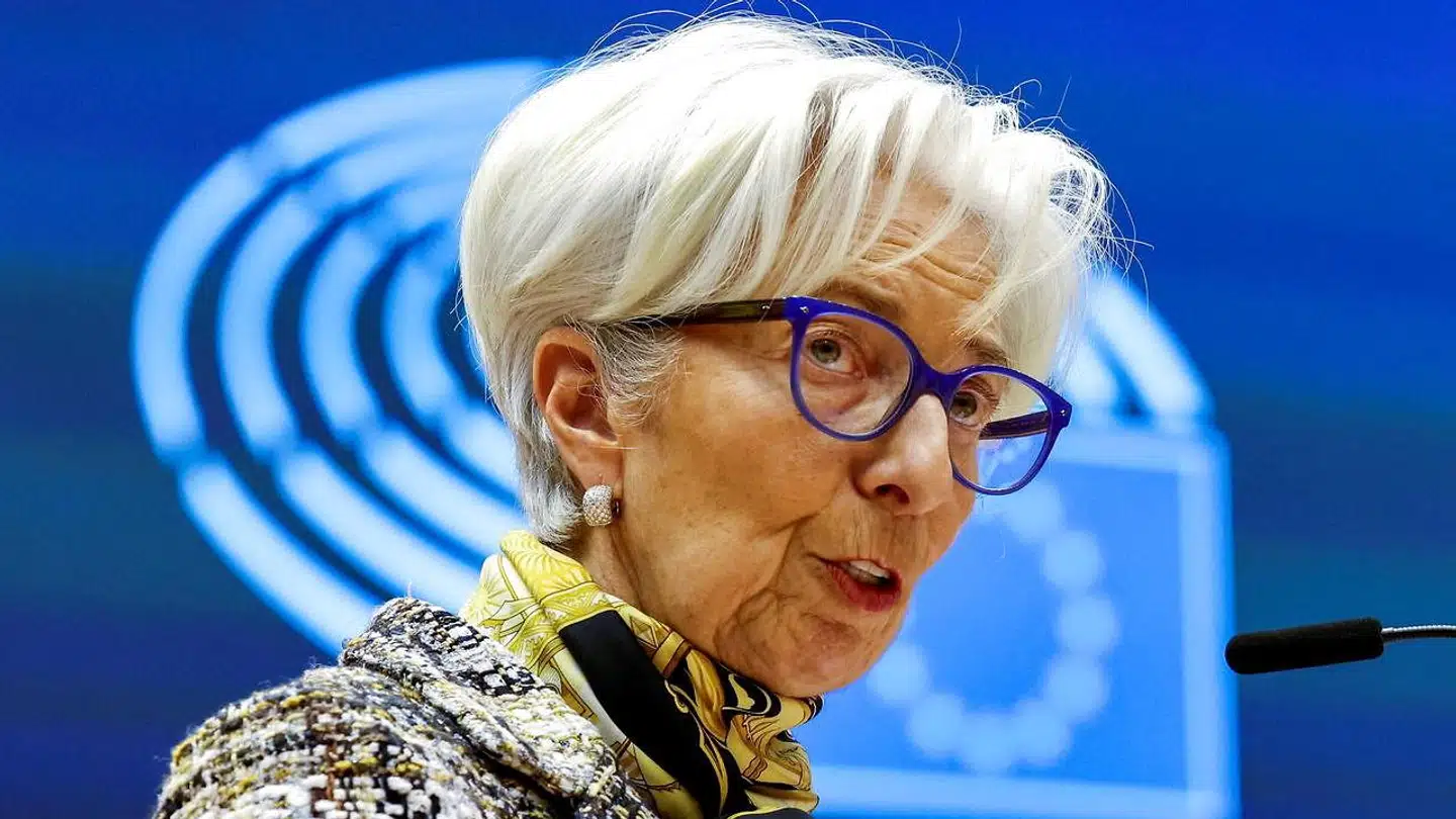 Chefen for Den Europæiske Centralbank, Christine Lagarde, har fortsat speederen trykket helt i bund på pengepolitikken. Det kommer til at ændre sig efter sommeren.