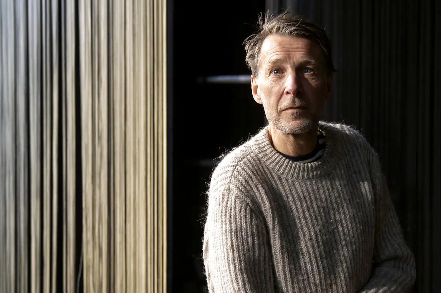 »Lad os tage de unge til the next level ved at inkludere og skabe meget bedre rammer for dem. Især i skolen, for det er jo der, det hele begynder. Det handler ikke om forkælelse, men om samværet, samtalen og nuets gave. At være åbne og have tro og tillid til den måske bedste generation nogensinde,« skriver Jon Stephensen.