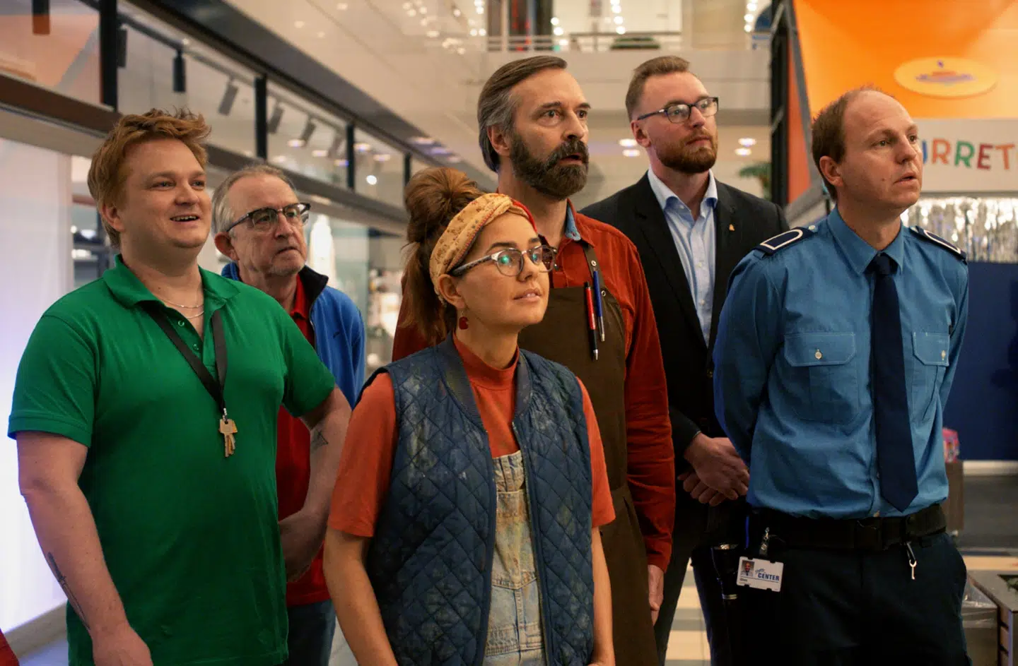 Rune Klan (til højre) er en glimrende komiker og dygtig tryllekunster. Skuespiller? Not so much.