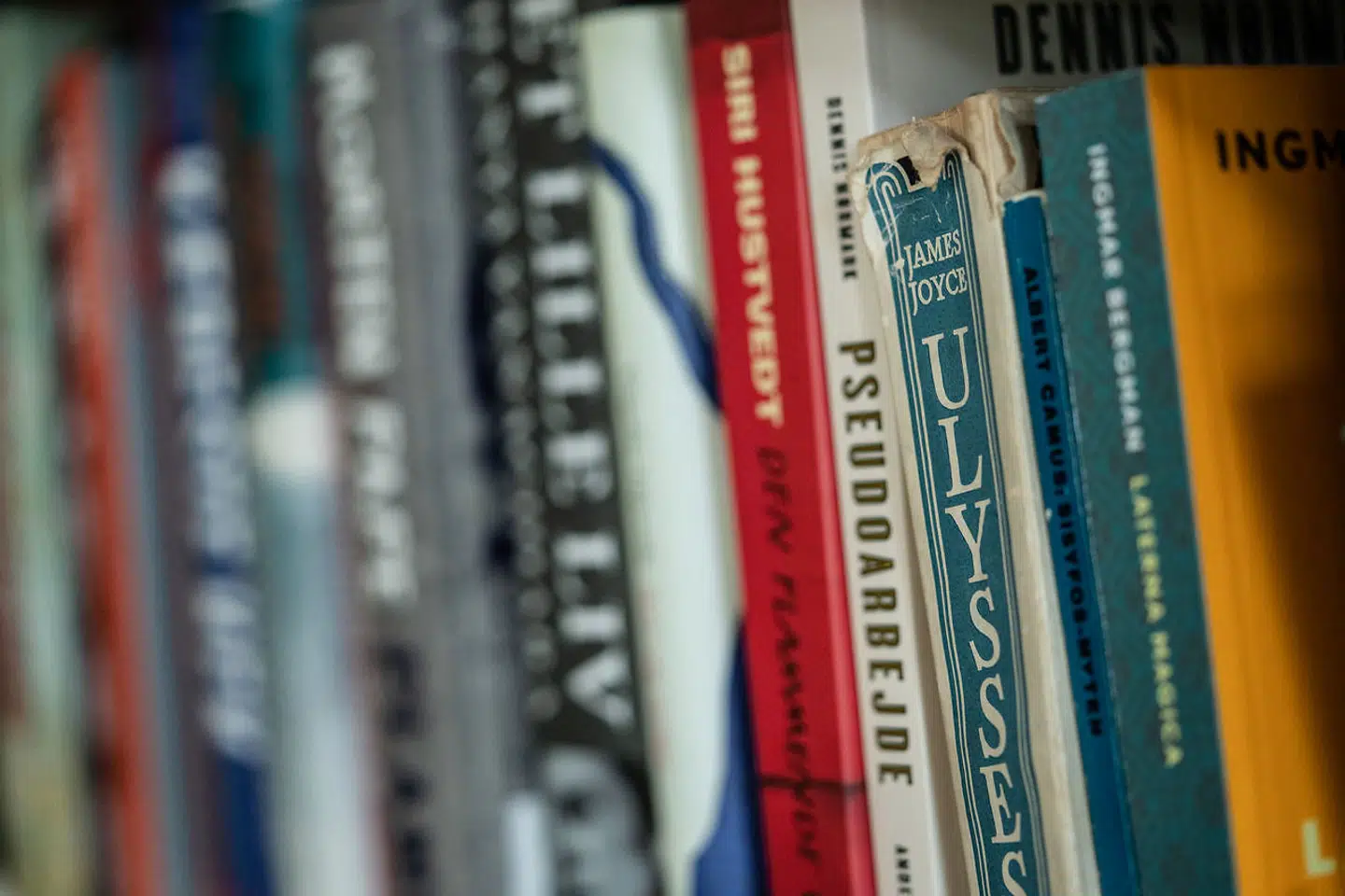 Studiet kombinerer over 60 læserinterview og flere end 800 spørgeskemabesvarelser blandt personer, der i forvejen læser bøger, med tekstanalytisk nærlæsning af de værker, som respondenterne har læst, oplyser Københavns Universitet til Berlingske.