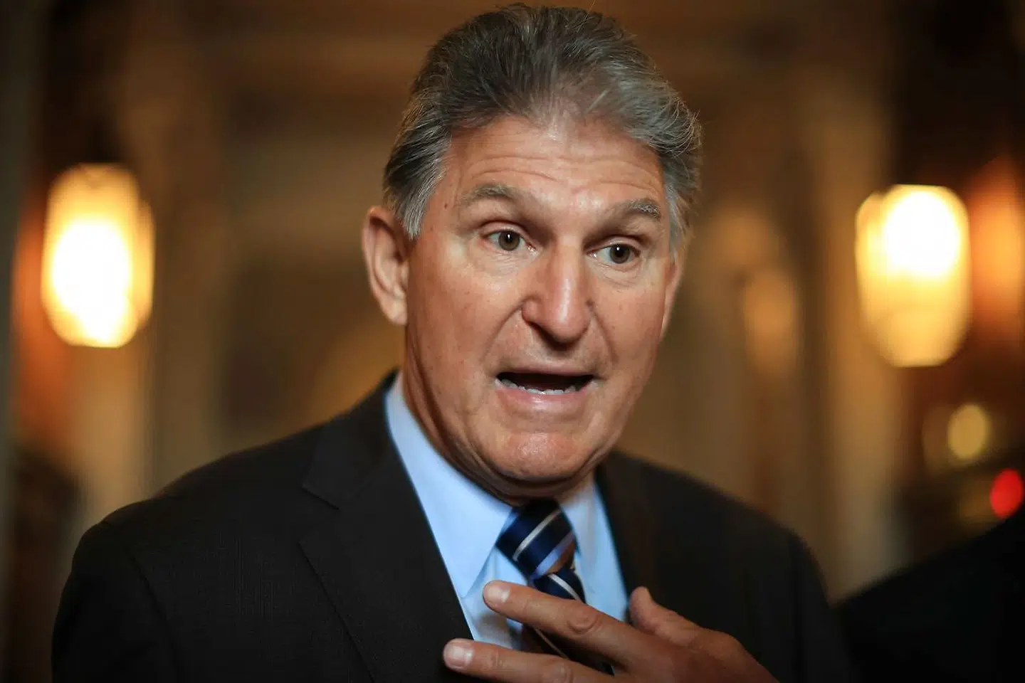 West Virginia-senator Joe Manchin vil ikke stå model til præsidentens lovforslag, som han mener, vil splitte landet endnu mere, end det allerede er.