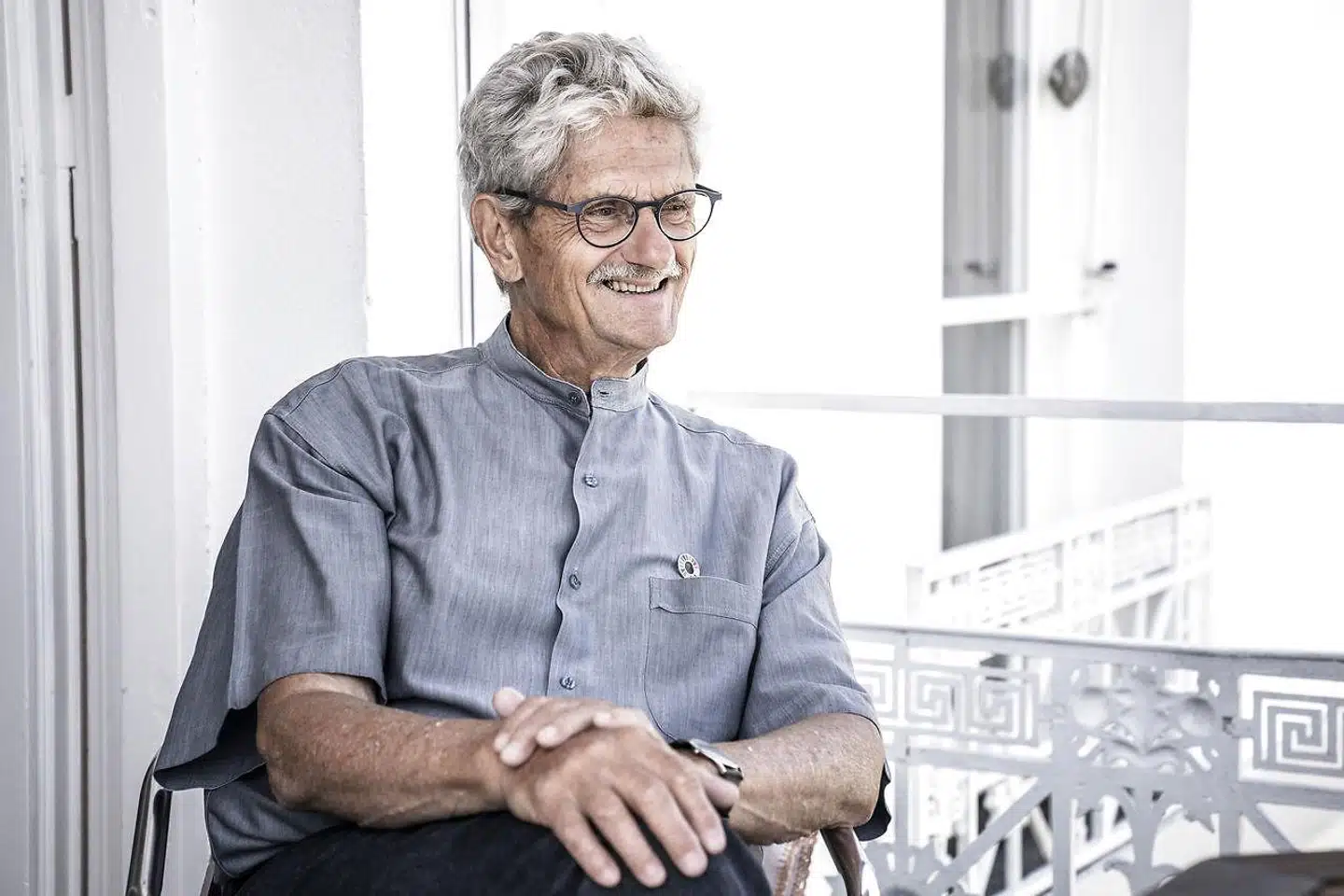 »De nuværende vilde gevinster ved salg af ejerboliger i storbyerne kan imidlertid bremses med et snuptag ved at lade den aftalte ny ejendomsværdibeskatning træde tidligere i kraft ved ejendomskøb fra nu af – og med udgangspunkt i den pris, der faktisk blev købt til,« skriver Mogens Lykketoft.