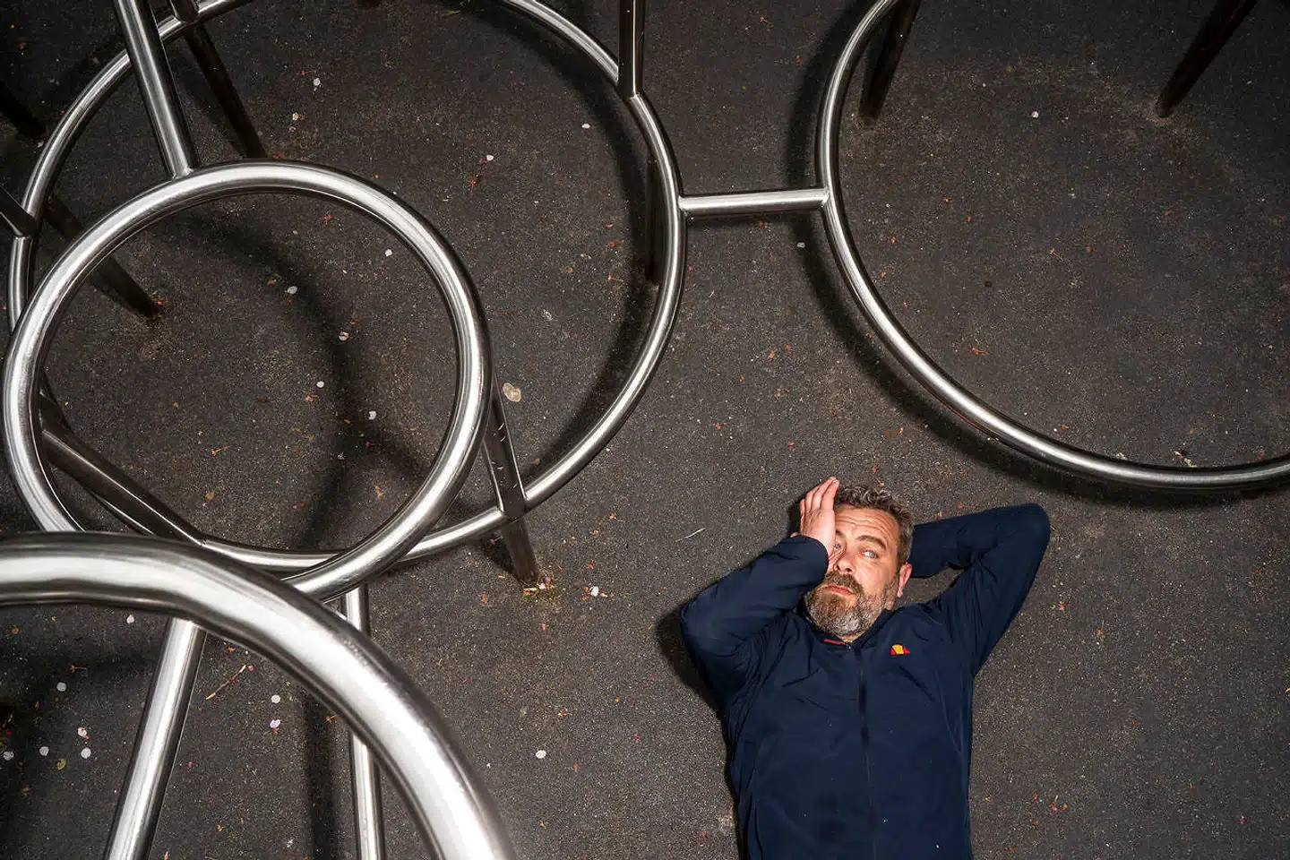 Forfatter Kaspar Colling Nielsen siger farvel til Gyldendal efter 11 år.